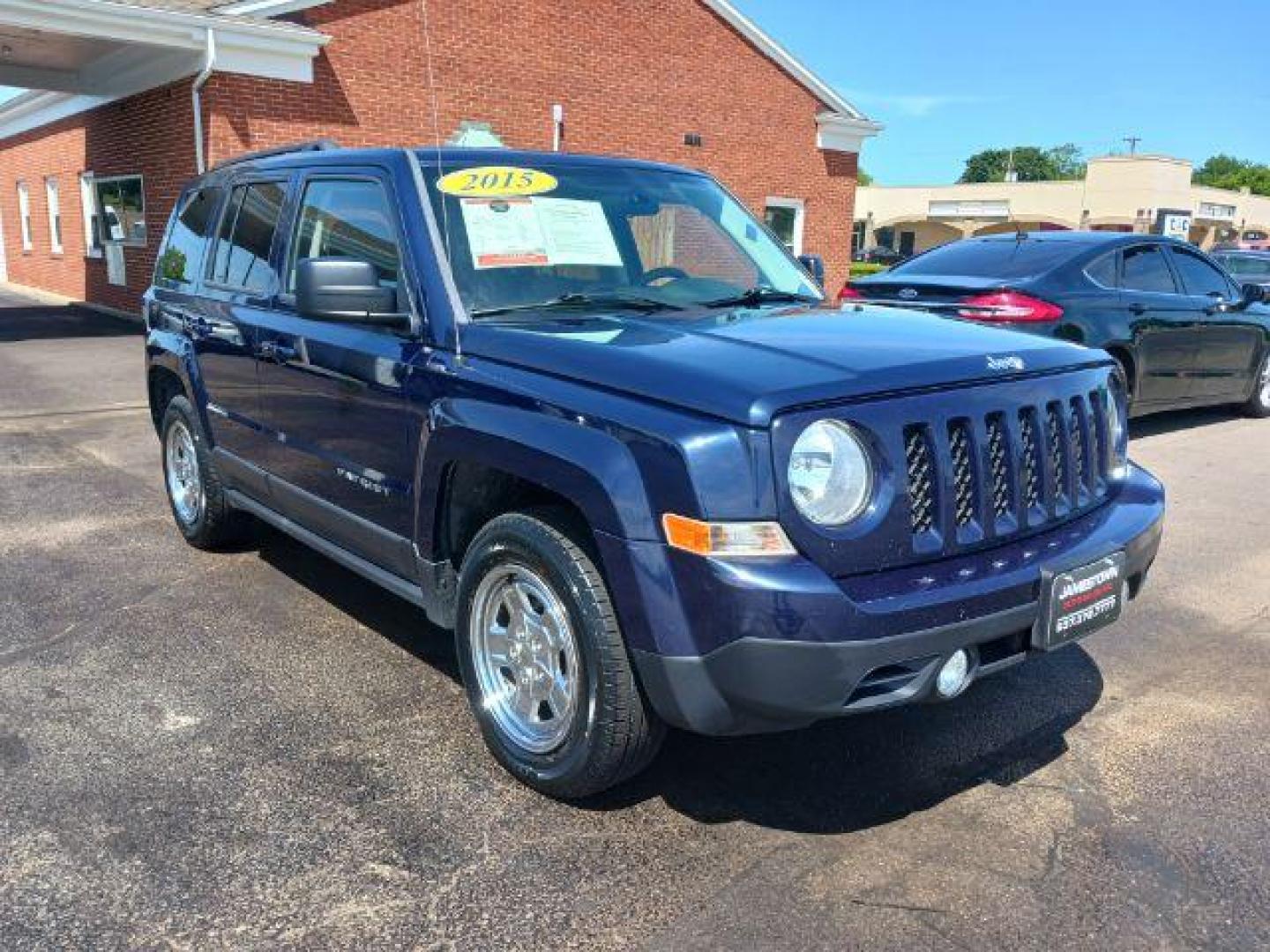 2015 Jeep Patriot Sport 2WD (1C4NJPBAXFD) with an 2.0L L4 DOHC 16V engine, located at 1951 S Dayton Lakeview Rd., New Carlisle, OH, 45344, (937) 908-9800, 39.890999, -84.050255 - 2015 Jeep Patriot Sport 2WD - Photo#13