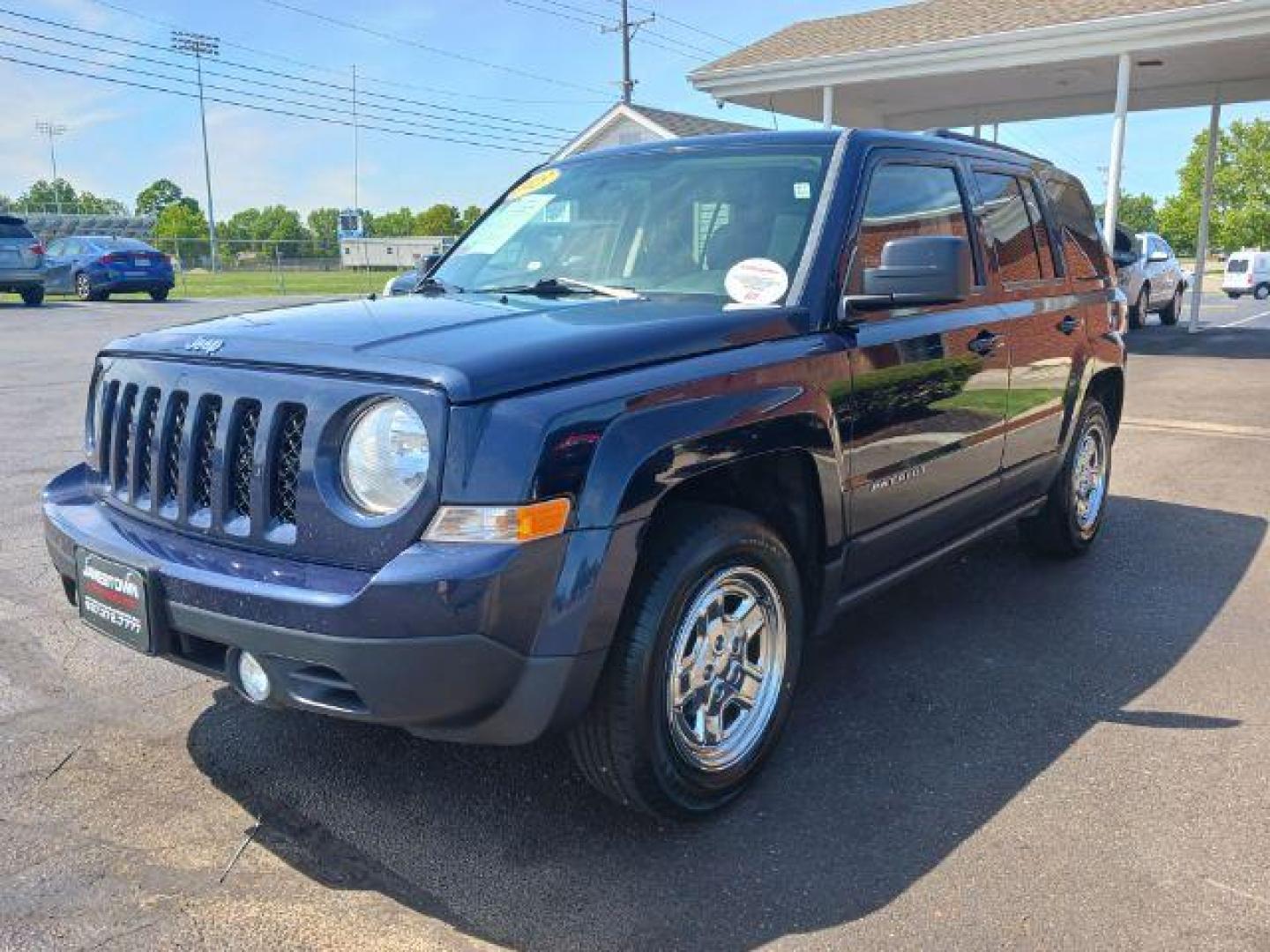 2015 Jeep Patriot Sport 2WD (1C4NJPBAXFD) with an 2.0L L4 DOHC 16V engine, located at 1951 S Dayton Lakeview Rd., New Carlisle, OH, 45344, (937) 908-9800, 39.890999, -84.050255 - 2015 Jeep Patriot Sport 2WD - Photo#14