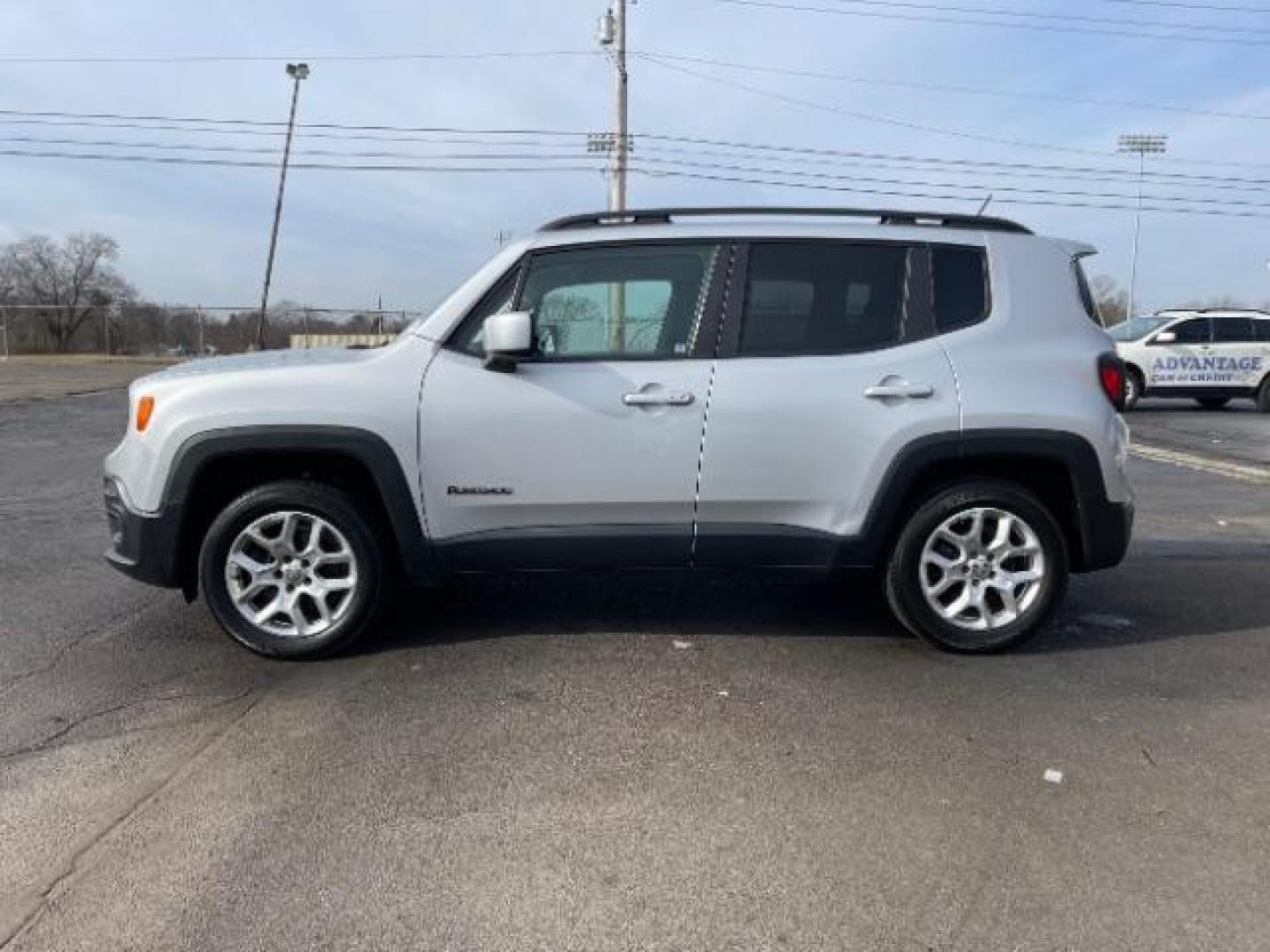 2015 Glacier Metallic Jeep Renegade Latitude 4WD (ZACCJBBT2FP) with an 2.4L L4 DOHC 16V engine, 6-Speed Manual transmission, located at 1184 Kauffman Ave, Fairborn, OH, 45324, (937) 908-9800, 39.807072, -84.030914 - Photo#2