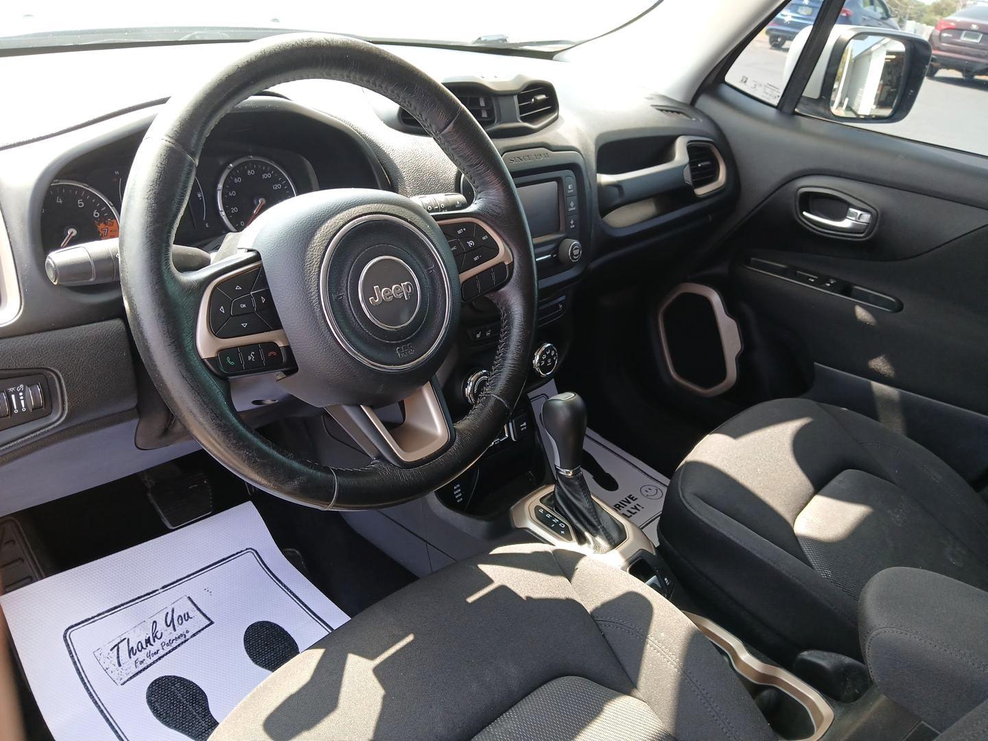 2015 Silver Jeep Renegade (ZACCJBBT3FP) with an 2.4L L4 DOHC 16V engine, 6-Speed Manual transmission, located at 1184 Kauffman Ave, Fairborn, OH, 45324, (937) 908-9800, 39.807072, -84.030914 - Photo#8