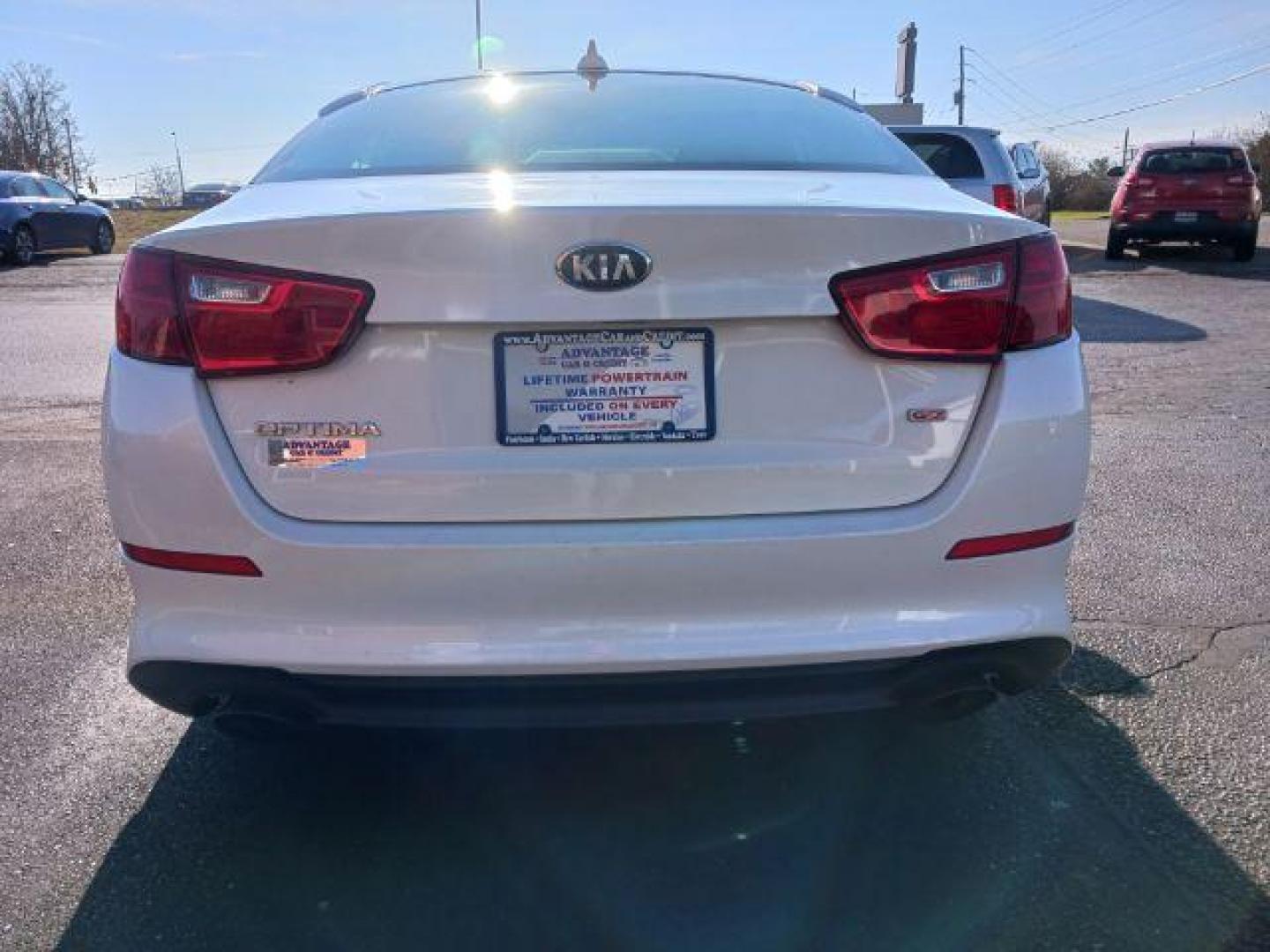 2015 Snow White Pearl Kia Optima LX (KNAGM4A71F5) with an 2.4L L4 DOHC 16V engine, 6-Speed Automatic transmission, located at 4508 South Dixie Dr, Moraine, OH, 45439, (937) 908-9800, 39.689976, -84.218452 - Photo#5