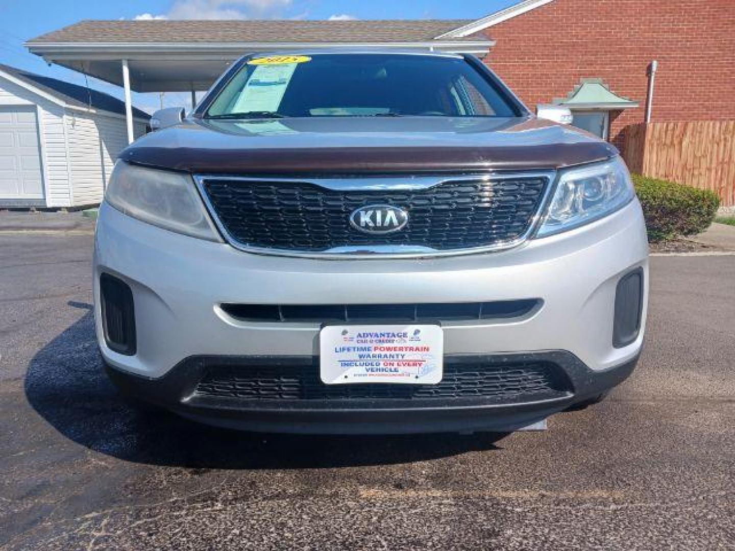 2015 Bright Silver Kia Sorento LX AWD (5XYKTCA66FG) with an 2.4L L4 DOHC 16V engine, 6-Speed Automatic transmission, located at 1230 East Main St, Xenia, OH, 45385, (937) 908-9800, 39.688026, -83.910172 - Photo#1