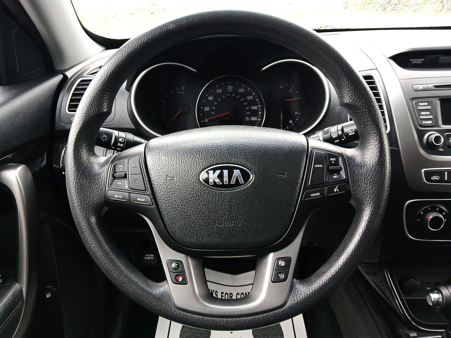 2015 Kia Sorento LX 2WD (5XYKT3A61FG) with an 2.4L L4 DOHC 16V engine, 6-Speed Automatic transmission, located at 4508 South Dixie Dr, Moraine, OH, 45439, (937) 908-9800, 39.689976, -84.218452 - 2015 Kia Sorento LX 2WD - Photo#15