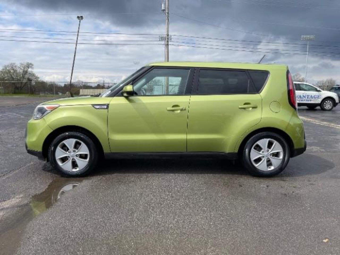 2015 Alien II Kia Soul Base (KNDJN2A28F7) with an 1.6L L4 DOHC 16V engine, located at 1184 Kauffman Ave, Fairborn, OH, 45324, (937) 908-9800, 39.807072, -84.030914 - Photo#5