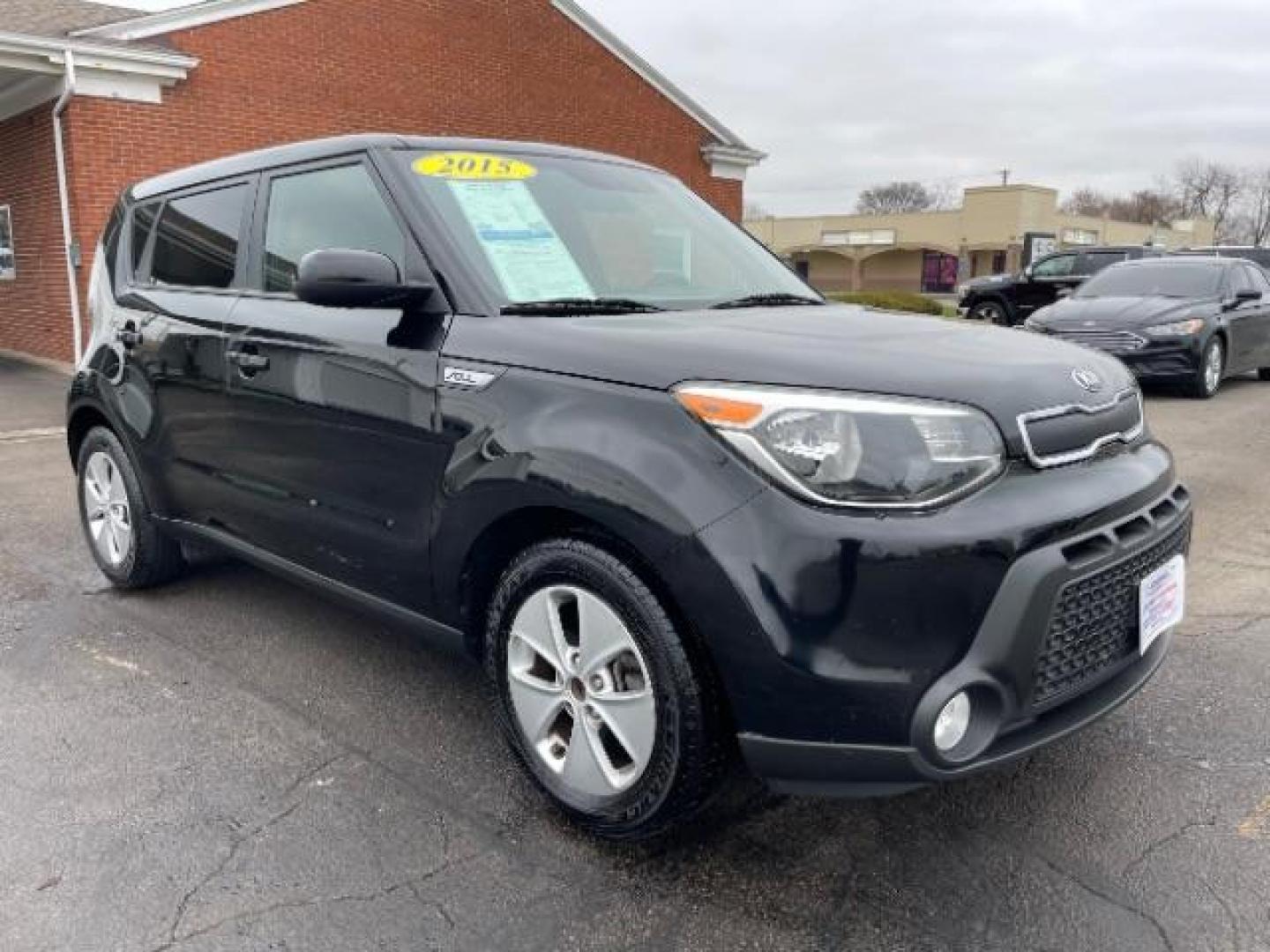 2015 Shadow Black Kia Soul Base (KNDJN2A28F7) with an 1.6L L4 DOHC 16V engine, located at 1230 East Main St, Xenia, OH, 45385, (937) 908-9800, 39.688026, -83.910172 - Photo#0