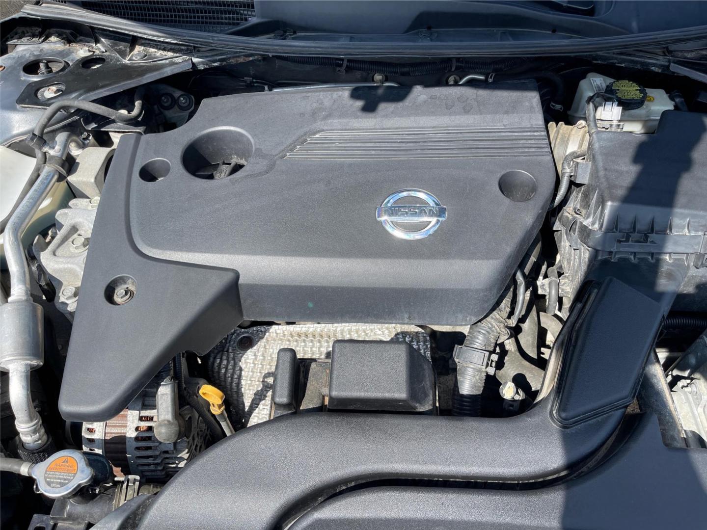 2015 Gun Metallic Nissan Altima 2.5 (1N4AL3AP6FC) with an 2.5L L4 DOHC 16V engine, Continuously Variable Transmission transmission, located at 1951 S Dayton Lakeview Rd., New Carlisle, OH, 45344, (937) 908-9800, 39.890999, -84.050255 - Photo#10