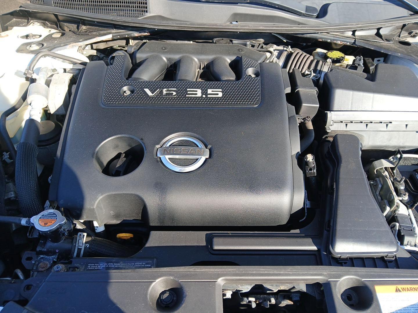 2015 Nissan Altima 3.5 SL (1N4BL3AP1FC) with an 3.5L V6 DOHC 24V engine, Continuously Variable Transmission transmission, located at 8750 N County Rd 25A, Piqua, OH, 45356, (937) 908-9800, 40.164391, -84.232513 - 2015 Nissan Altima 3.5 SL - Photo#10