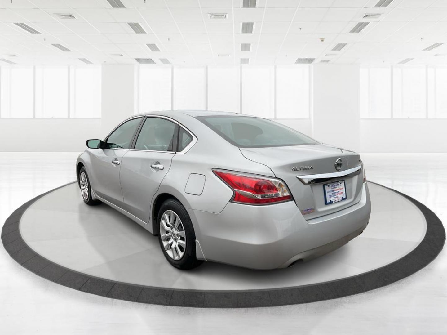 2015 Nissan Altima 2.5 S (1N4AL3AP8FC) with an Other engine, located at 1230 East Main St, Xenia, OH, 45385, (937) 908-9800, 39.688026, -83.910172 - 2015 Nissan Altima 2.5 S - Photo#4