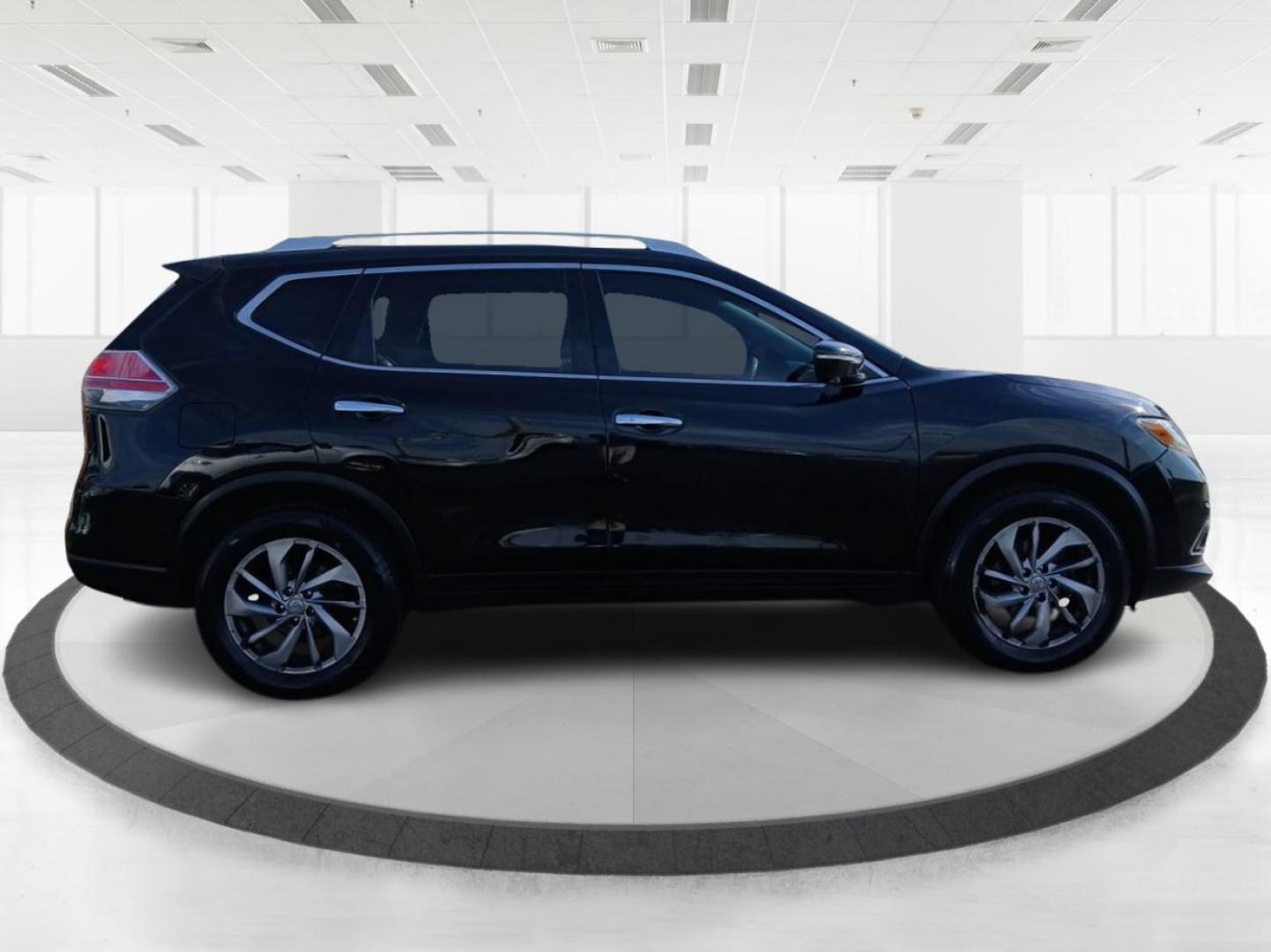 2015 Super Black Nissan Rogue S AWD (5N1AT2MV0FC) with an 2.5L L4 DOHC 16V engine, Continuously Variable Transmission transmission, located at 4508 South Dixie Dr, Moraine, OH, 45439, (937) 908-9800, 39.689976, -84.218452 - Photo#1