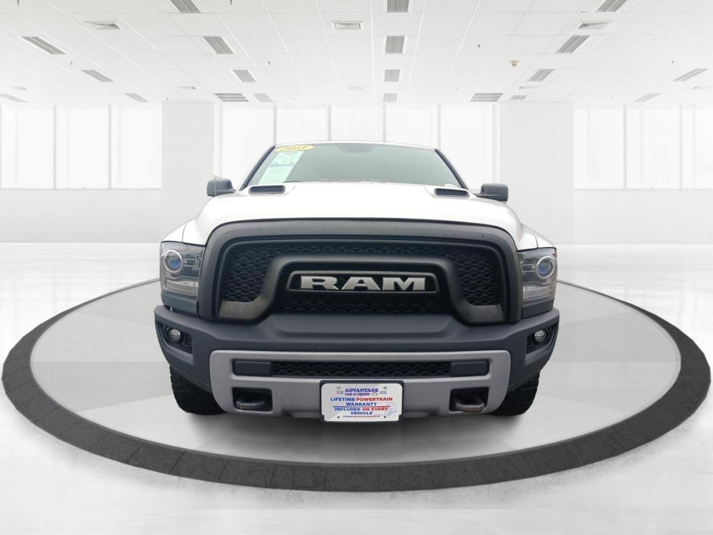 2015 White RAM 1500 (1C6RR7YT7FS) with an 5.7L V8 OHV 16V engine, 8-Speed Automatic transmission, located at 1230 East Main St, Xenia, OH, 45385, (937) 908-9800, 39.688026, -83.910172 - Photo#6