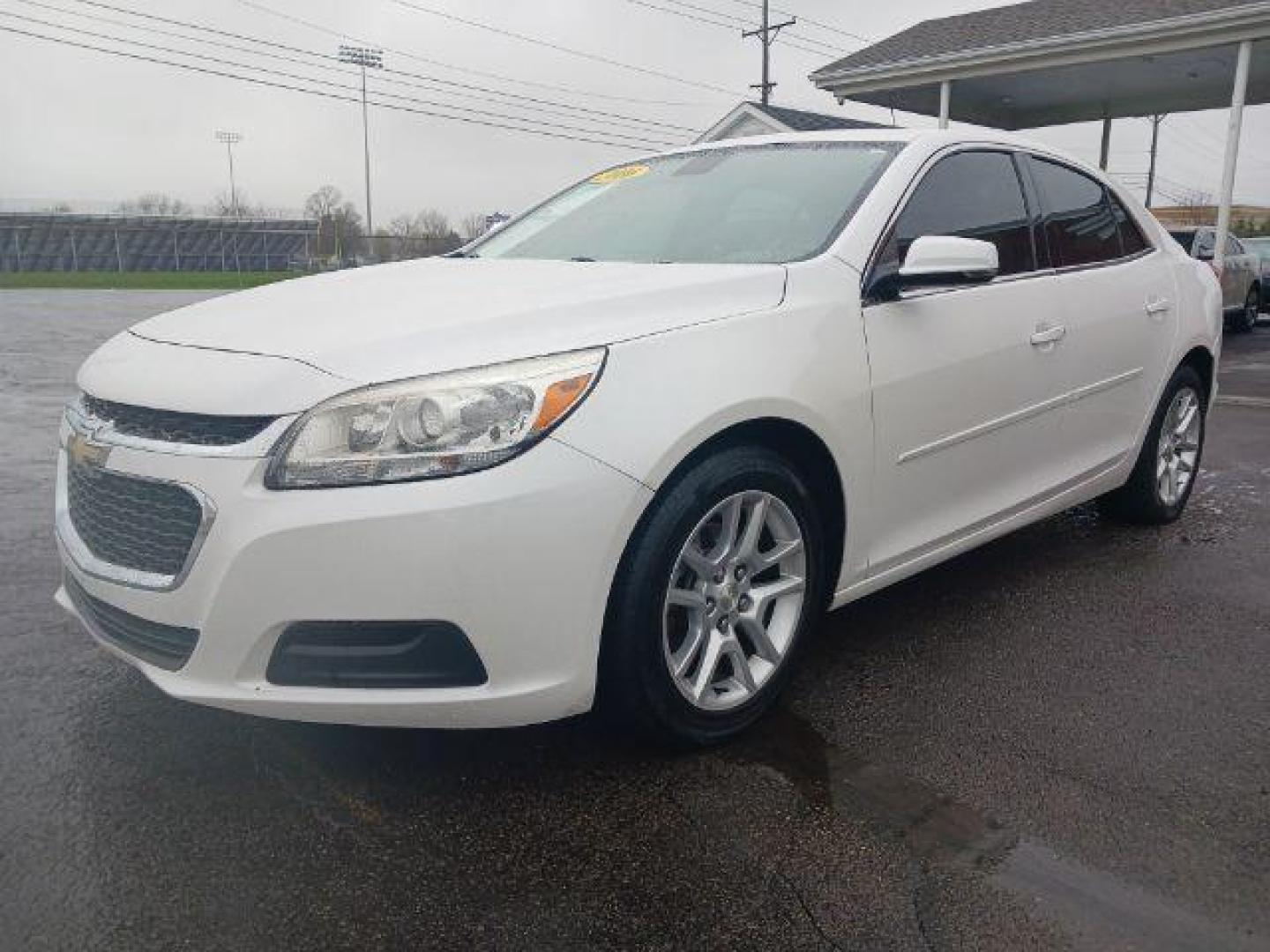 2016 Summit White Chevrolet Malibu Limited 1LT (1G11C5SA7GF) with an 2.5L L4 DOHC 16V engine, 6-Speed Automatic transmission, located at 1951 S Dayton Lakeview Rd., New Carlisle, OH, 45344, (937) 908-9800, 39.890999, -84.050255 - Photo#2