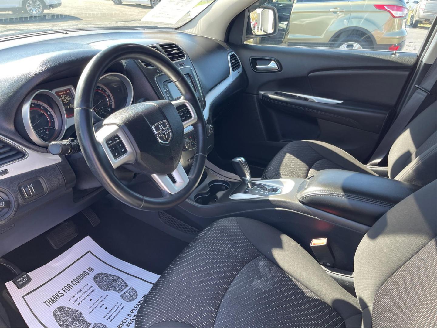 2016 White Dodge Journey Crossroad FWD (3C4PDCGG6GT) with an 3.6L V6 DOHC 24V engine, 6-Speed Automatic transmission, located at 1184 Kauffman Ave, Fairborn, OH, 45324, (937) 908-9800, 39.807072, -84.030914 - Photo#8