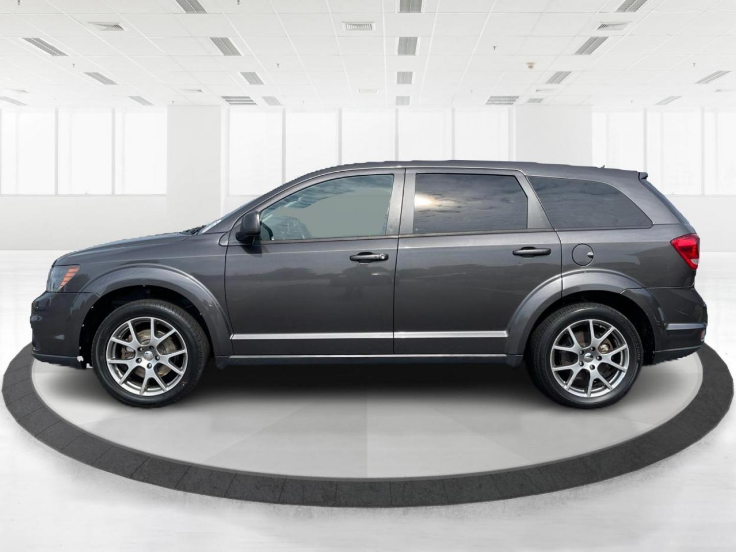 2016 Granite Crystal Metallic Clear Coat Dodge Journey R/T AWD (3C4PDDEG8GT) with an 3.6L V6 DOHC 24V engine, 6-Speed Automatic transmission, located at 401 Woodman Dr, Riverside, OH, 45431, (937) 908-9800, 39.760899, -84.123421 - Photo#5