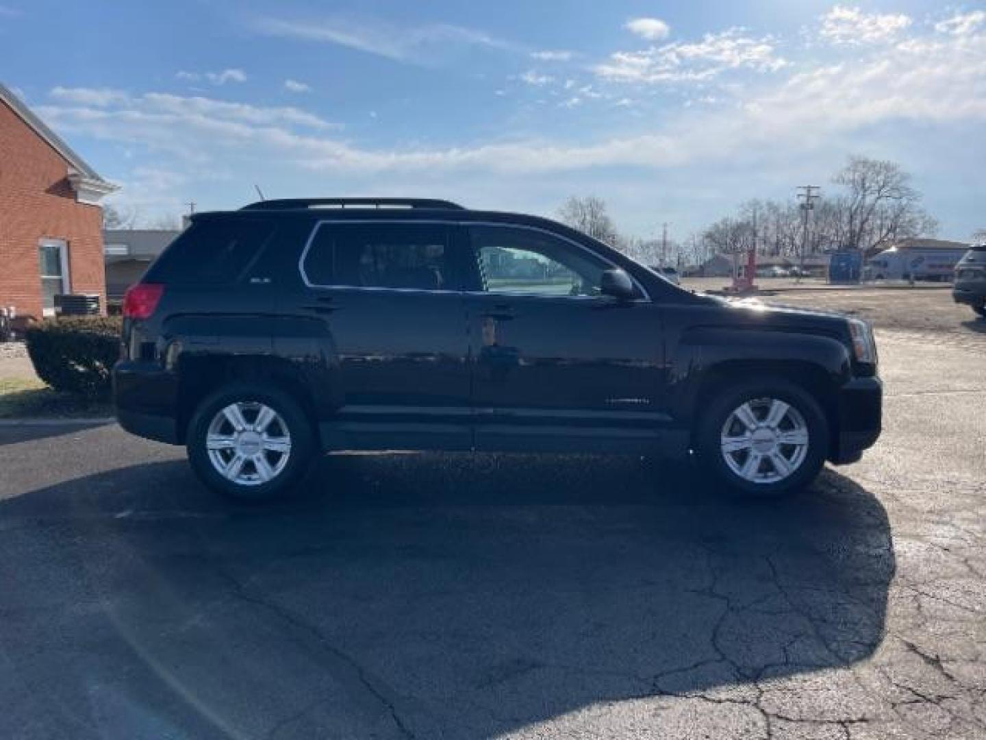 2016 Onyx Black GMC Terrain SLE2 AWD (2GKFLTEK4G6) with an 2.4L L4 DOHC 16V engine, 6-Speed Automatic transmission, located at 401 Woodman Dr, Riverside, OH, 45431, (937) 908-9800, 39.760899, -84.123421 - Photo#3