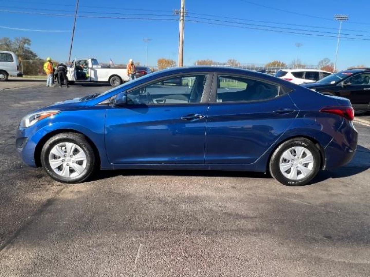 2016 Blue Hyundai Elantra SE 6AT (5NPDH4AE8GH) with an 1.8L L4 DOHC 16V engine, 6-Speed Automatic transmission, located at 401 Woodman Dr, Riverside, OH, 45431, (937) 908-9800, 39.760899, -84.123421 - Photo#3