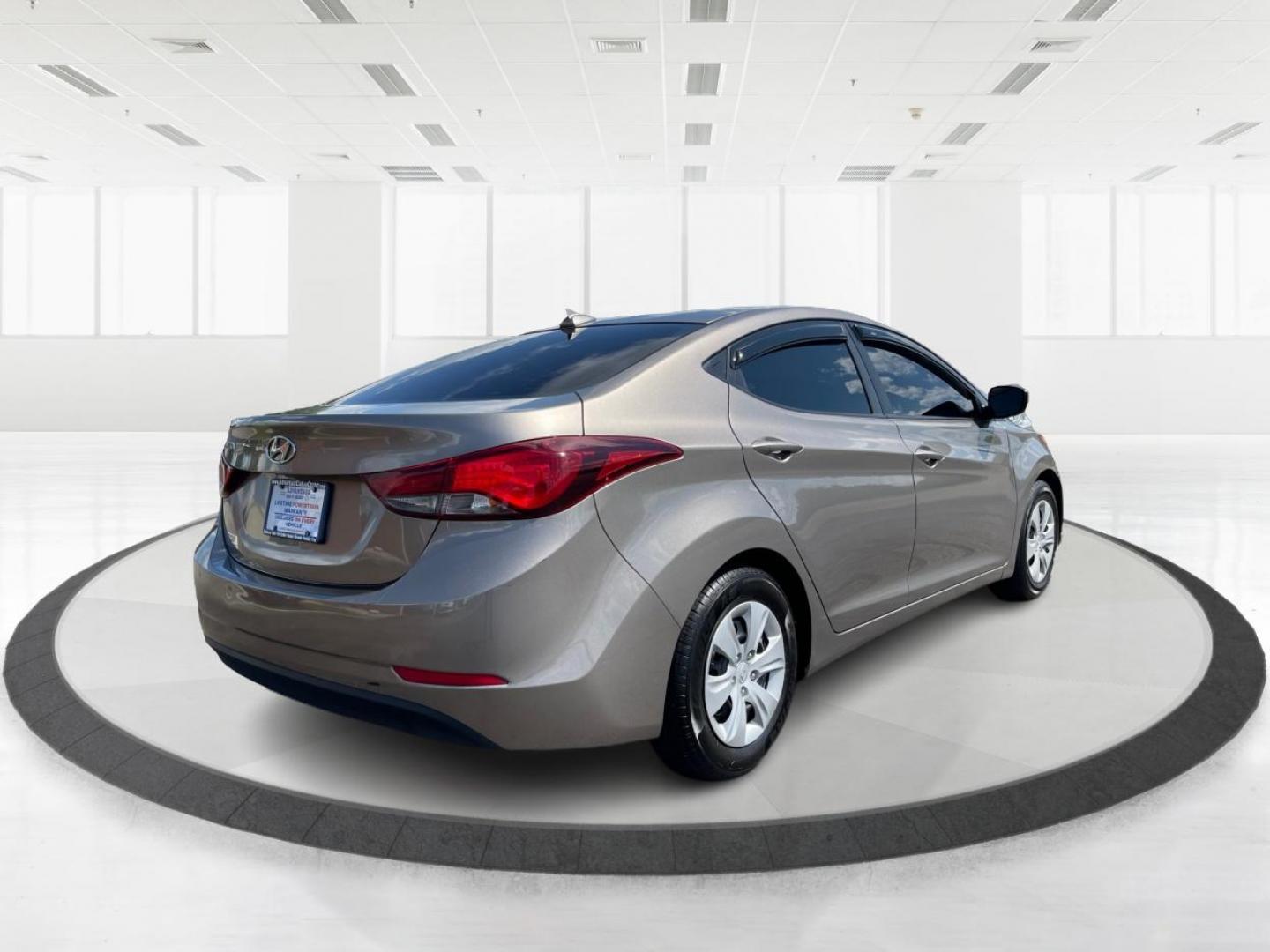 2016 Hyundai Elantra SE 6AT (5NPDH4AE3GH) with an 1.8L L4 DOHC 16V engine, 6-Speed Automatic transmission, located at 880 E. National Road, Vandalia, OH, 45377, (937) 908-9800, 39.891918, -84.183594 - 2016 Hyundai Elantra SE 6AT - Photo#2