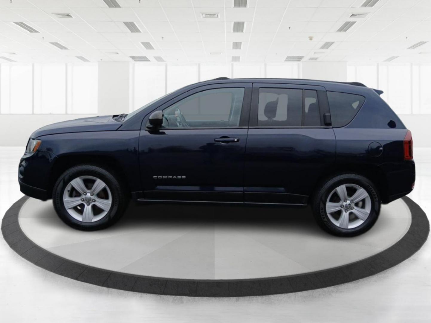 2016 Blue Jeep Compass Sport 4WD (1C4NJDBB9GD) with an 2.4L L4 DOHC 16V engine, located at 1184 Kauffman Ave, Fairborn, OH, 45324, (937) 908-9800, 39.807072, -84.030914 - Photo#5