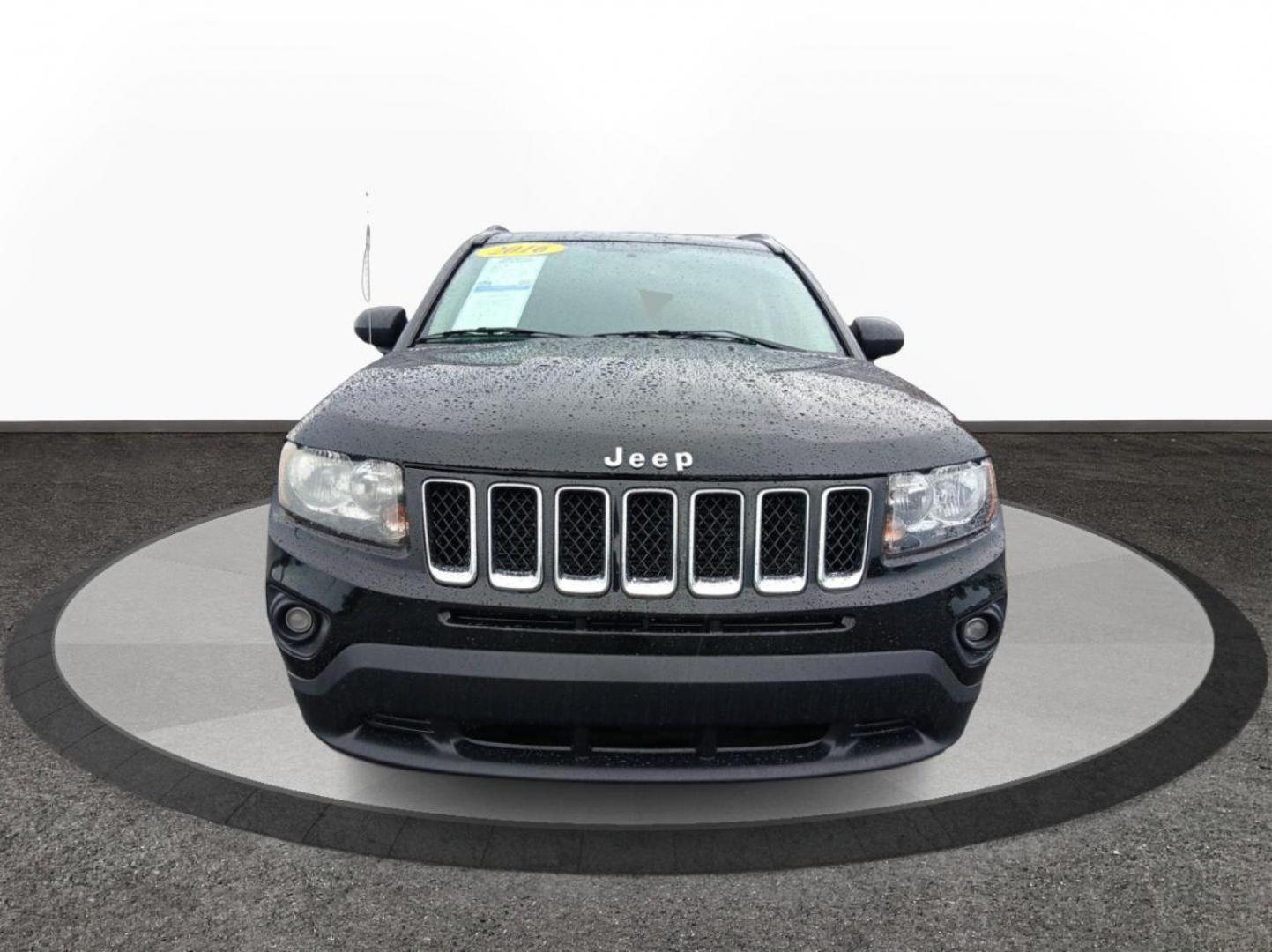 2016 Black Jeep Compass (1C4NJCBA6GD) with an 2.0L L4 DOHC 16V engine, located at 1184 Kauffman Ave, Fairborn, OH, 45324, (937) 908-9800, 39.807072, -84.030914 - Photo#4