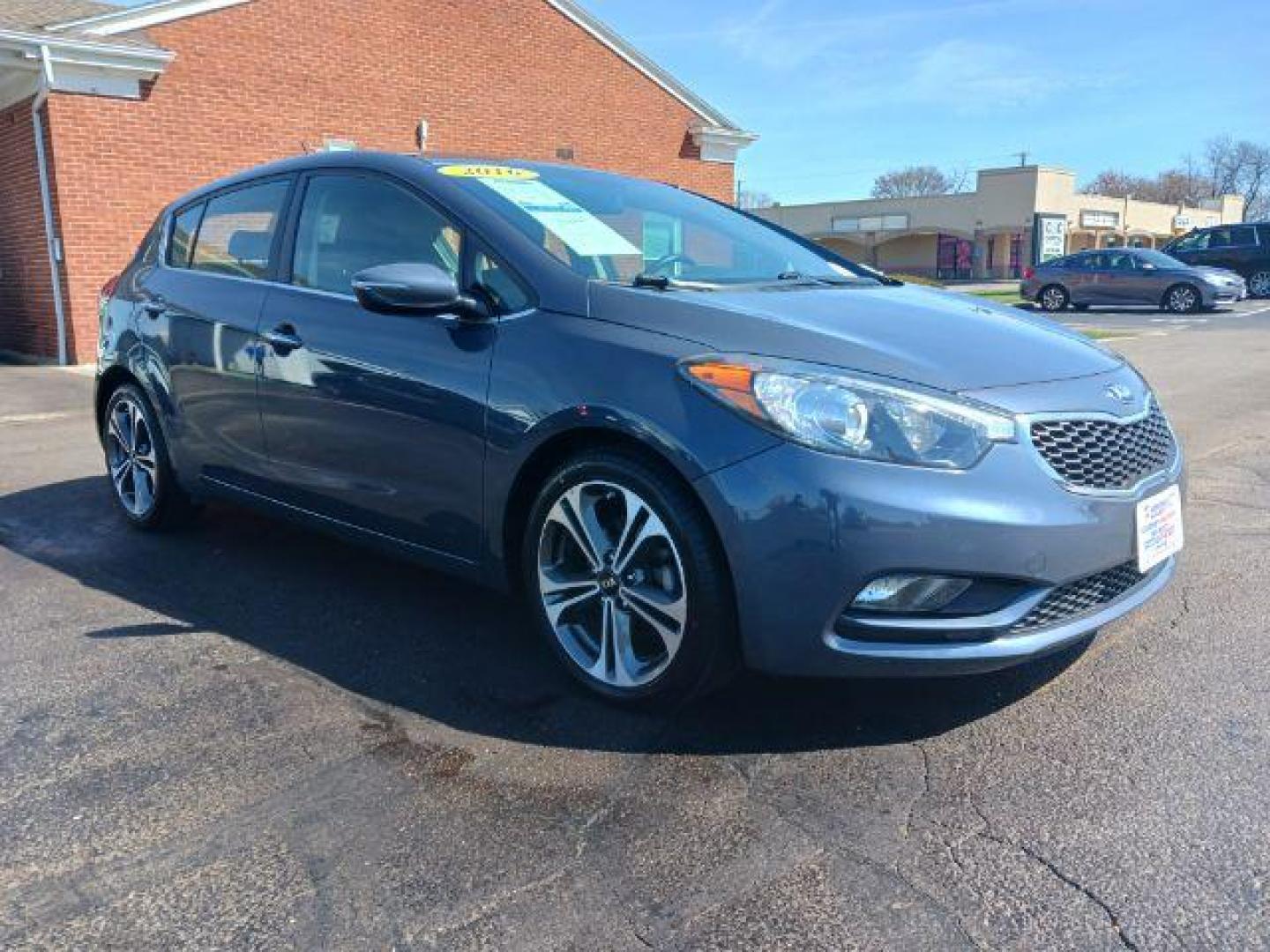 2016 Steel Blue Kia Forte 5-Door EX (KNAFX5A85G5) with an 2.0L L4 DOHC 16V engine, 6-Speed Automatic transmission, located at 1184 Kauffman Ave, Fairborn, OH, 45324, (937) 908-9800, 39.807072, -84.030914 - Photo#0