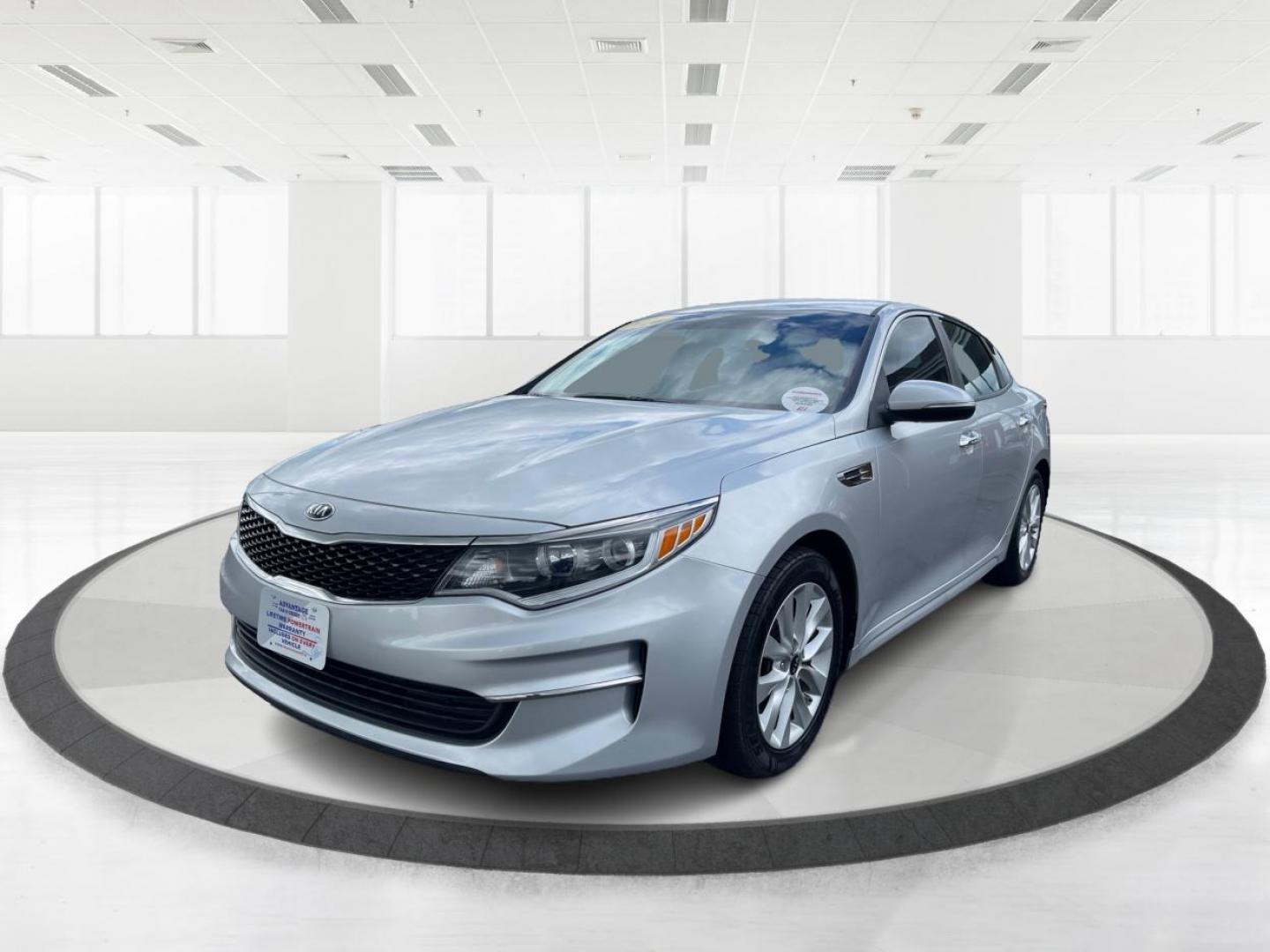 2016 Sparkling Silver Kia Optima (5XXGT4L39GG) with an 2.4L L4 DOHC 16V engine, 6-Speed Automatic transmission, located at 1184 Kauffman Ave, Fairborn, OH, 45324, (937) 908-9800, 39.807072, -84.030914 - Photo#7