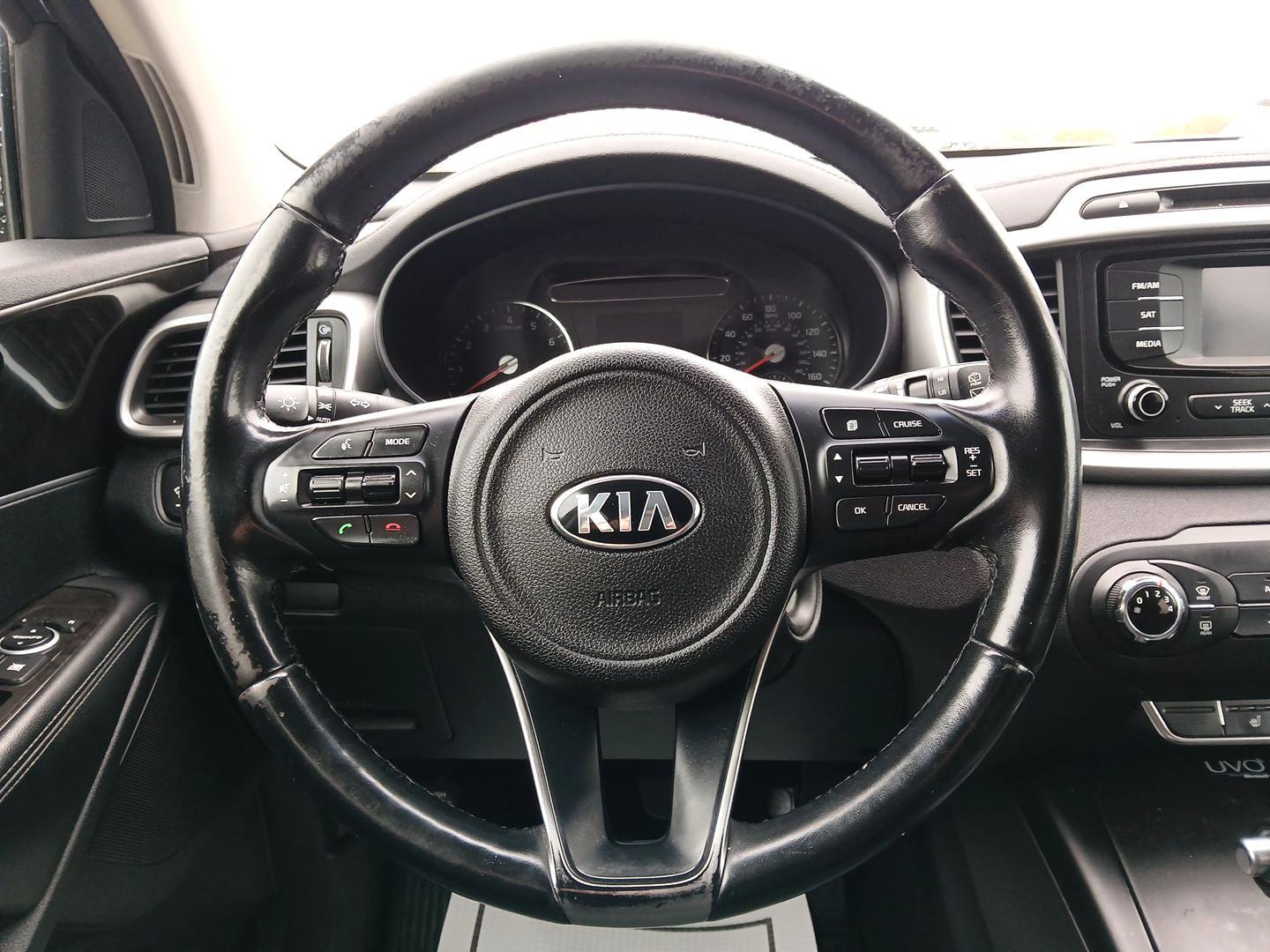 2016 Ebony Black Kia Sorento LX 2WD (5XYPG4A30GG) with an 2.4L L4 DOHC 16V engine, 6-Speed Automatic transmission, located at 1230 East Main St, Xenia, OH, 45385, (937) 908-9800, 39.688026, -83.910172 - Photo#15