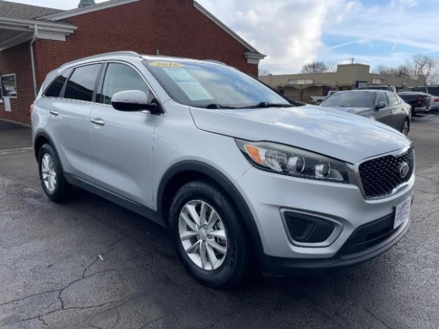 2016 Sparkling Silver Kia Sorento LX 2WD (5XYPG4A34GG) with an 2.4L L4 DOHC 16V engine, 6-Speed Automatic transmission, located at 1230 East Main St, Xenia, OH, 45385, (937) 908-9800, 39.688026, -83.910172 - Photo#0