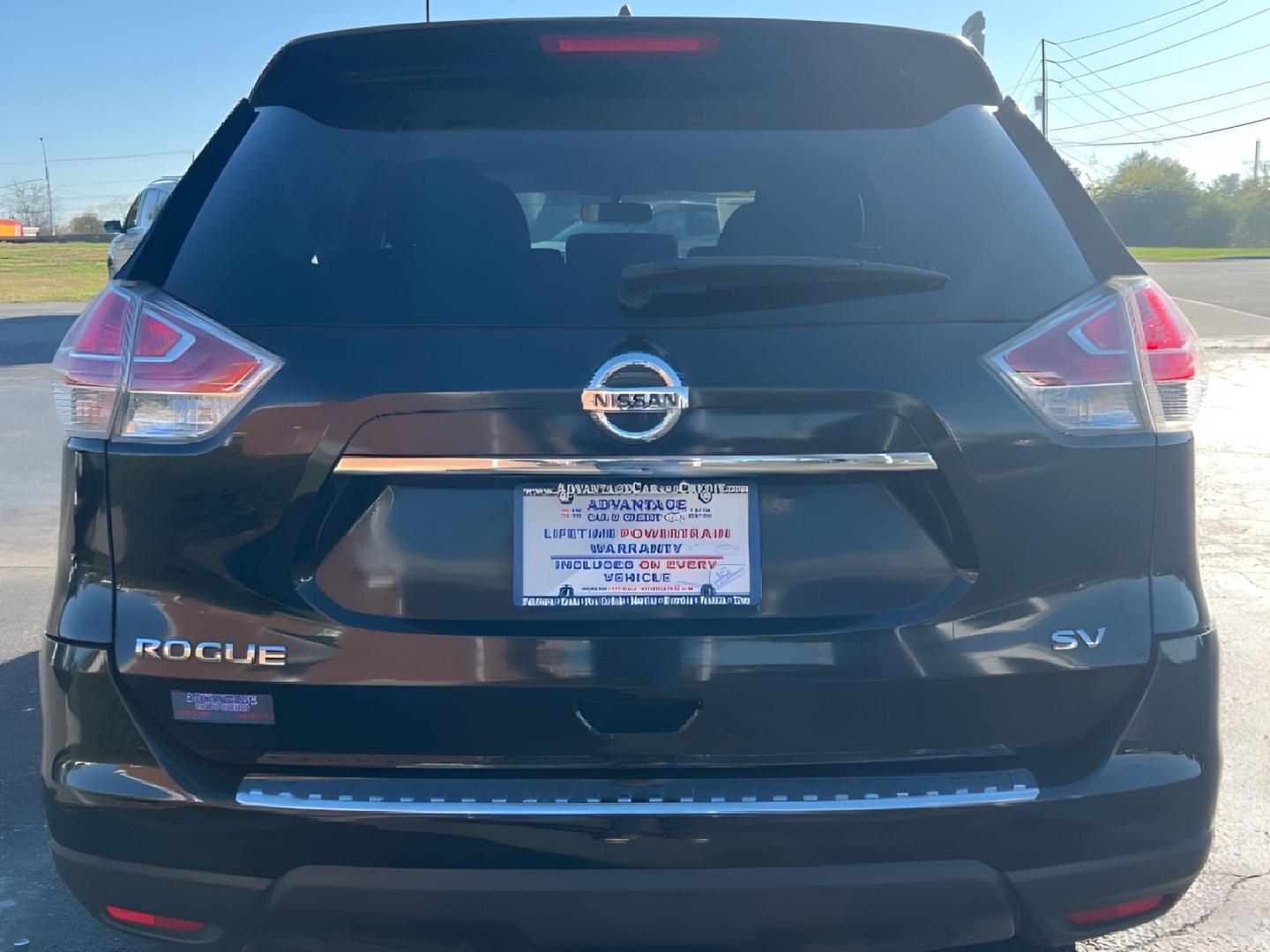 2016 Magnetic Black Nissan Rogue S 2WD (KNMAT2MT6GP) with an 2.5L L4 DOHC 16V engine, CVT transmission, located at 1230 East Main St, Xenia, OH, 45385, (937) 908-9800, 39.688026, -83.910172 - Photo#5