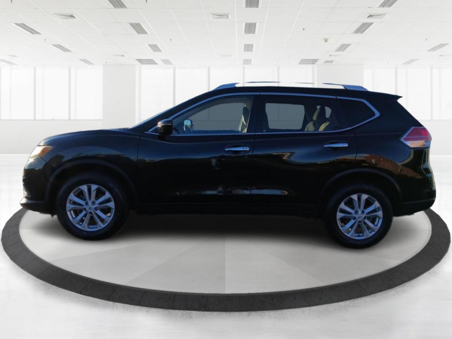 2016 Nissan Rogue SV AWD (KNMAT2MV6GP) with an 2.5L L4 DOHC 16V engine, Continuously Variable Transmission transmission, located at 401 Woodman Dr, Riverside, OH, 45431, (937) 908-9800, 39.760899, -84.123421 - 2016 Nissan Rogue SV AWD - Photo#5