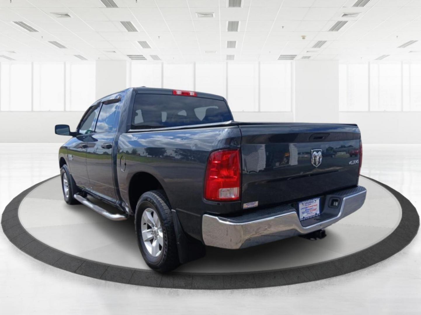 2016 Gray RAM 1500 SSV Crew Cab SWB 4WD (1C6RR7XT5GS) with an 5.7L V8 OHV 16V engine, 8-Speed Automatic transmission, located at 1951 S Dayton Lakeview Rd., New Carlisle, OH, 45344, (937) 908-9800, 39.890999, -84.050255 - Photo#4