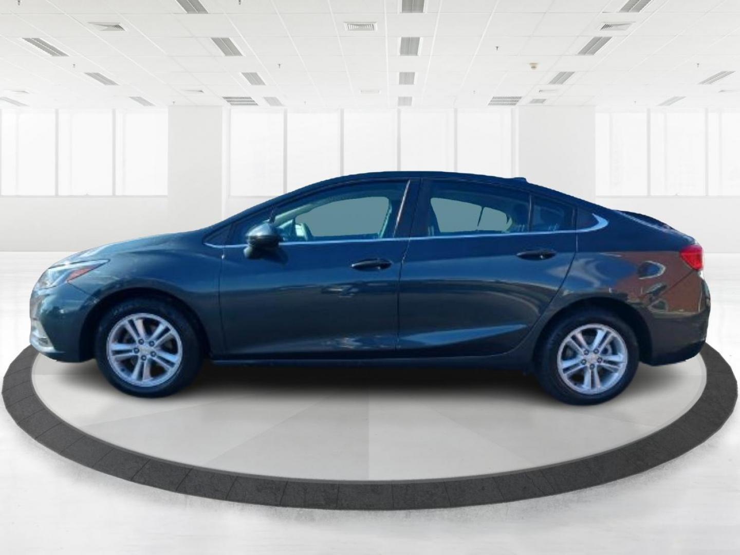 2017 Pepperdust Metallic Chevrolet Cruze LT Auto (3G1BE5SM0HS) with an 1.4L L4 DOHC 16V TURBO engine, 6-Speed Automatic transmission, located at 1951 S Dayton Lakeview Rd., New Carlisle, OH, 45344, (937) 908-9800, 39.890999, -84.050255 - Photo#3