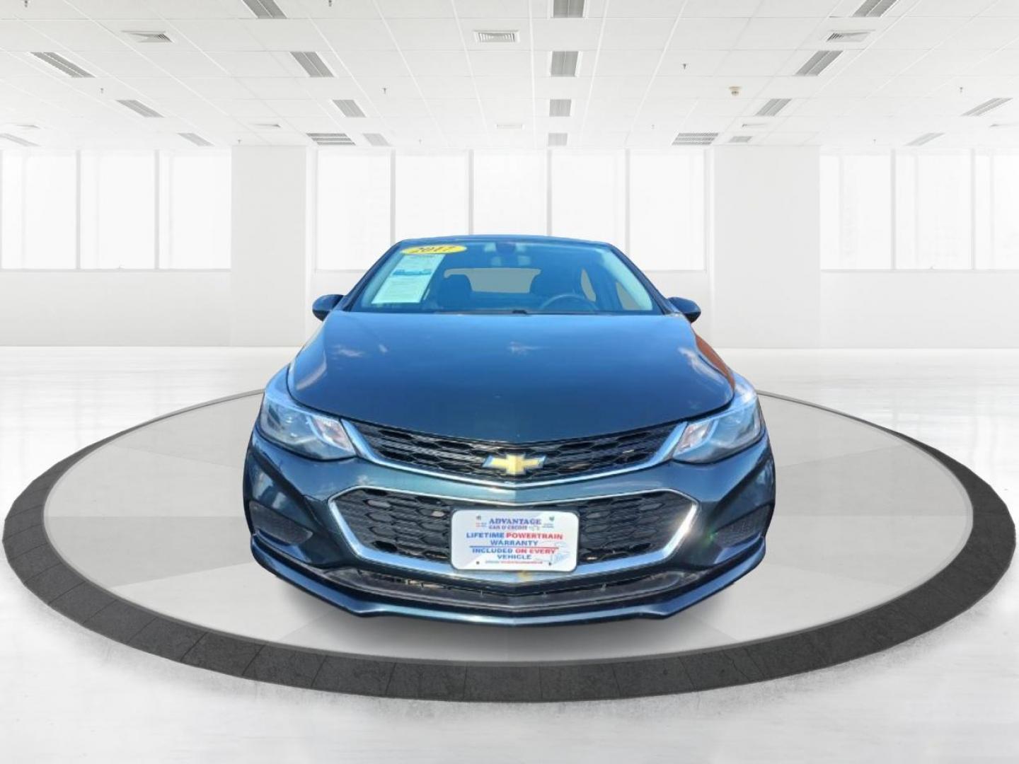 2017 Pepperdust Metallic Chevrolet Cruze LT Auto (3G1BE5SM0HS) with an 1.4L L4 DOHC 16V TURBO engine, 6-Speed Automatic transmission, located at 1951 S Dayton Lakeview Rd., New Carlisle, OH, 45344, (937) 908-9800, 39.890999, -84.050255 - Photo#4