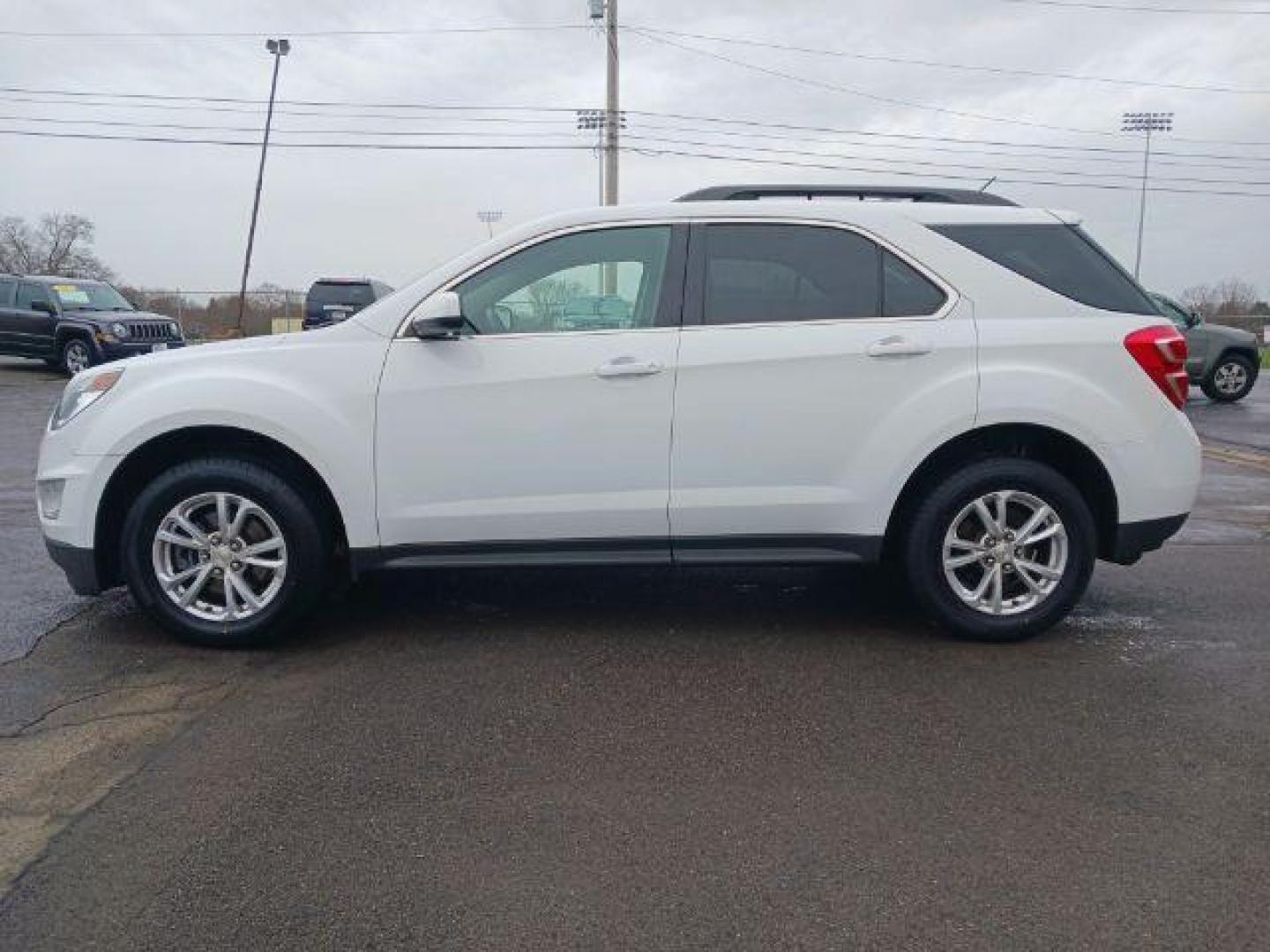 2017 Summit White Chevrolet Equinox LT 2WD (2GNALCEK8H1) with an 2.4L L4 DOHC 16V FFV engine, 6A transmission, located at 1951 S Dayton Lakeview Rd., New Carlisle, OH, 45344, (937) 908-9800, 39.890999, -84.050255 - Photo#6