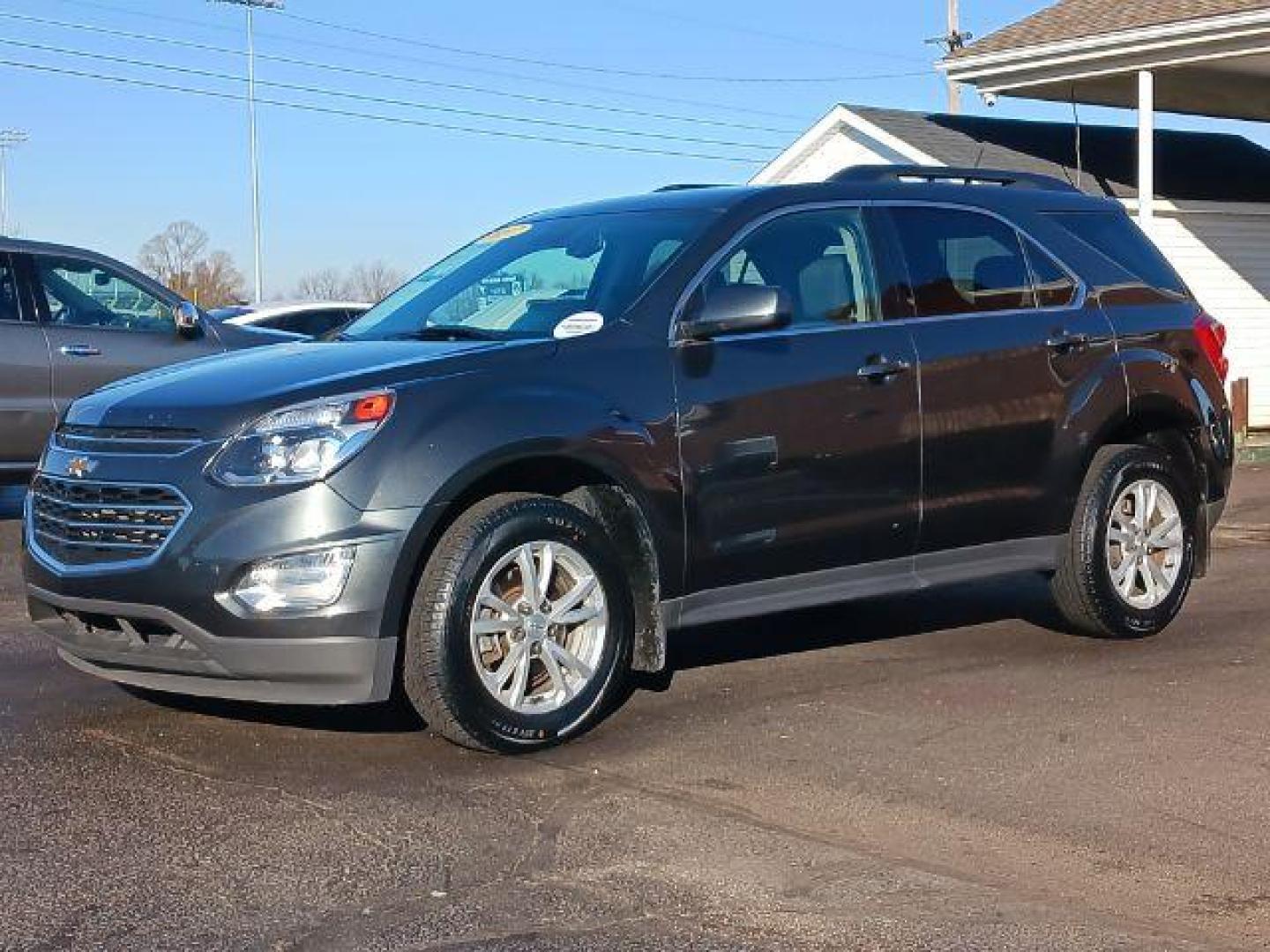 2017 Patriot Blue Metallic Chevrolet Equinox LT AWD (2GNFLFEK9H6) with an 2.4L L4 DOHC 16V FFV engine, 6A transmission, located at 4508 South Dixie Dr, Moraine, OH, 45439, (937) 908-9800, 39.689976, -84.218452 - Photo#4