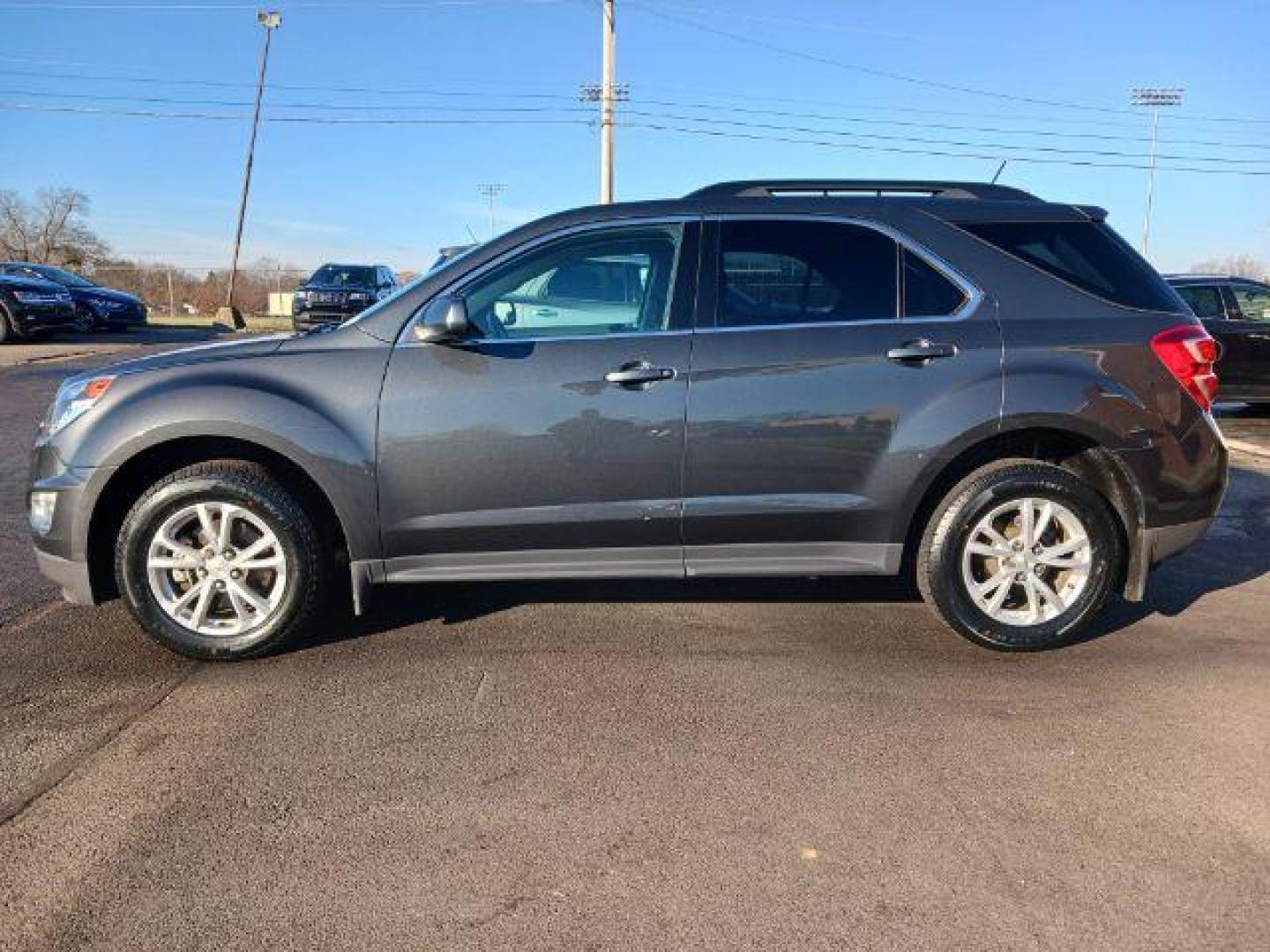 2017 Patriot Blue Metallic Chevrolet Equinox LT AWD (2GNFLFEK9H6) with an 2.4L L4 DOHC 16V FFV engine, 6A transmission, located at 4508 South Dixie Dr, Moraine, OH, 45439, (937) 908-9800, 39.689976, -84.218452 - Photo#6