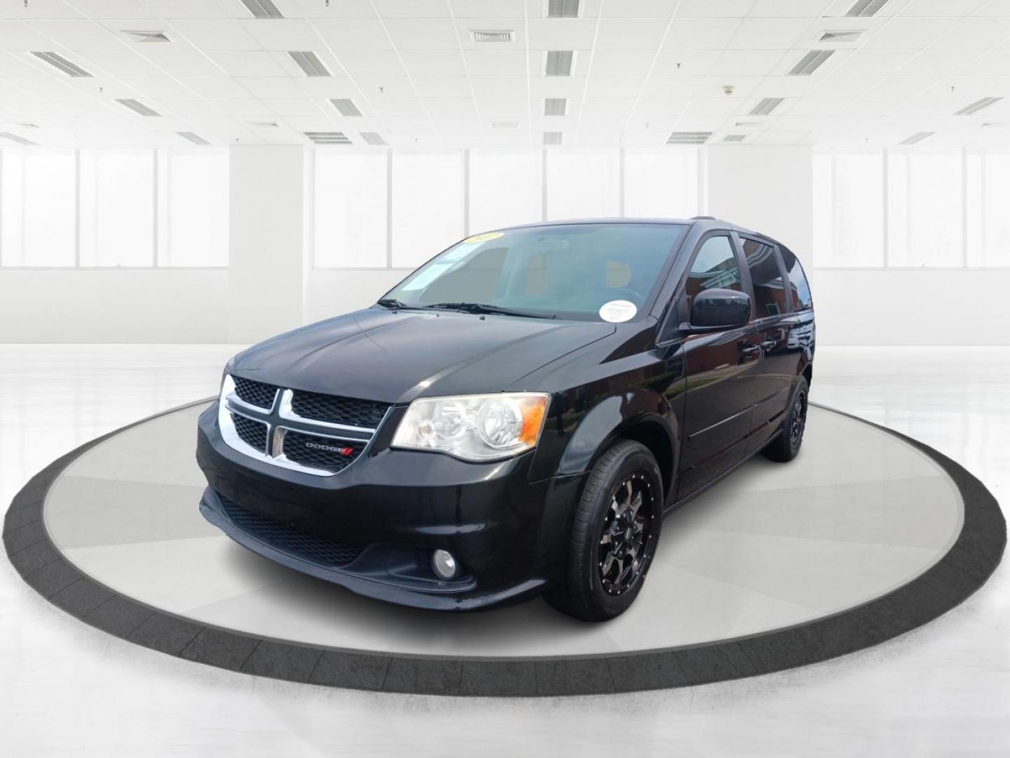 2017 Brilliant Black Crystal Pearl Coat Dodge Grand Caravan SXT (2C4RDGCG4HR) with an 3.6L V6 DOHC 24V engine, 6-Speed Automatic transmission, located at 4508 South Dixie Dr, Moraine, OH, 45439, (937) 908-9800, 39.689976, -84.218452 - Photo#7