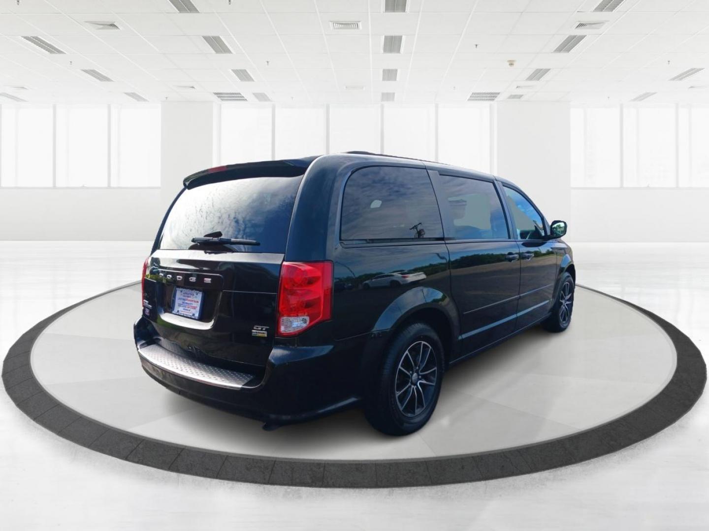 2017 Brilliant Black Crystal Pearl Coat Dodge Grand Caravan (2C4RDGEG9HR) with an 3.6L V6 DOHC 24V engine, 6-Speed Automatic transmission, located at 401 Woodman Dr, Riverside, OH, 45431, (937) 908-9800, 39.760899, -84.123421 - Photo#2