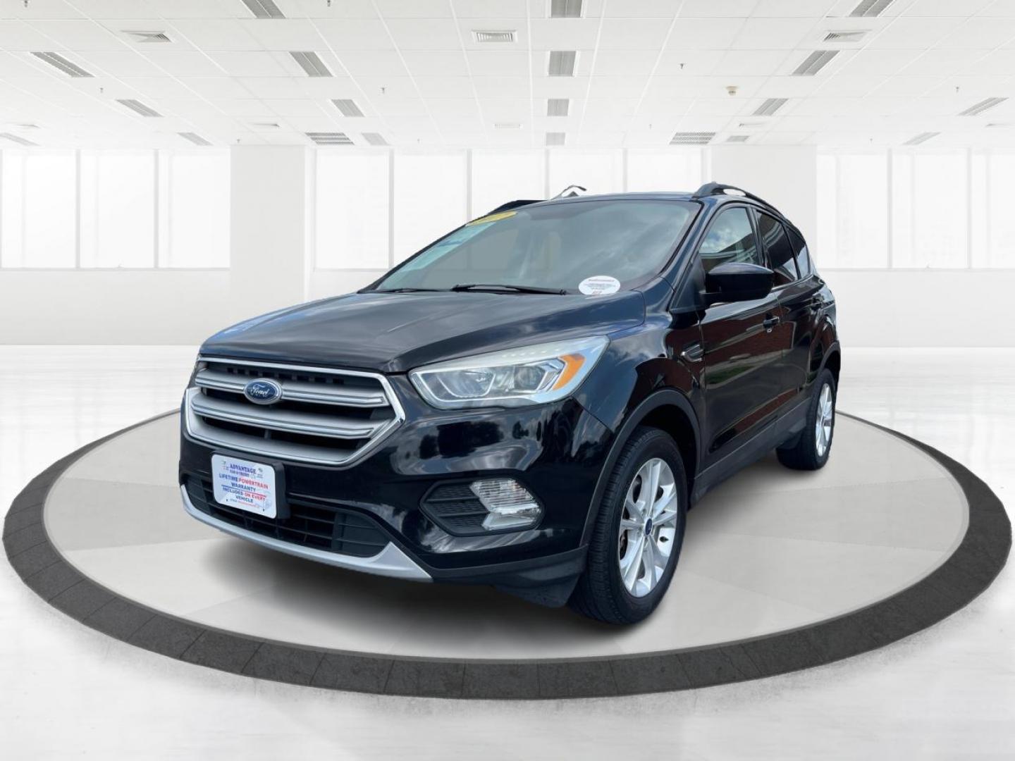 2017 Shadow Black Ford Escape SE 4WD (1FMCU9GD9HU) with an 1.5L L4 DOHC 16V engine, 6A transmission, located at 1230 East Main St, Xenia, OH, 45385, (937) 908-9800, 39.688026, -83.910172 - Photo#7