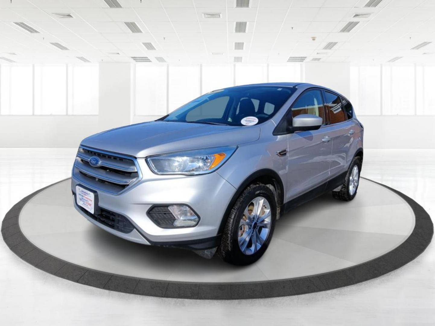 2017 Ford Escape SE 4WD (1FMCU9G92HU) with an 2.0L L4 DOHC 16V engine, 6-Speed Automatic transmission, located at 4508 South Dixie Dr, Moraine, OH, 45439, (937) 908-9800, 39.689976, -84.218452 - 2017 Ford Escape SE 4WD - Photo#7