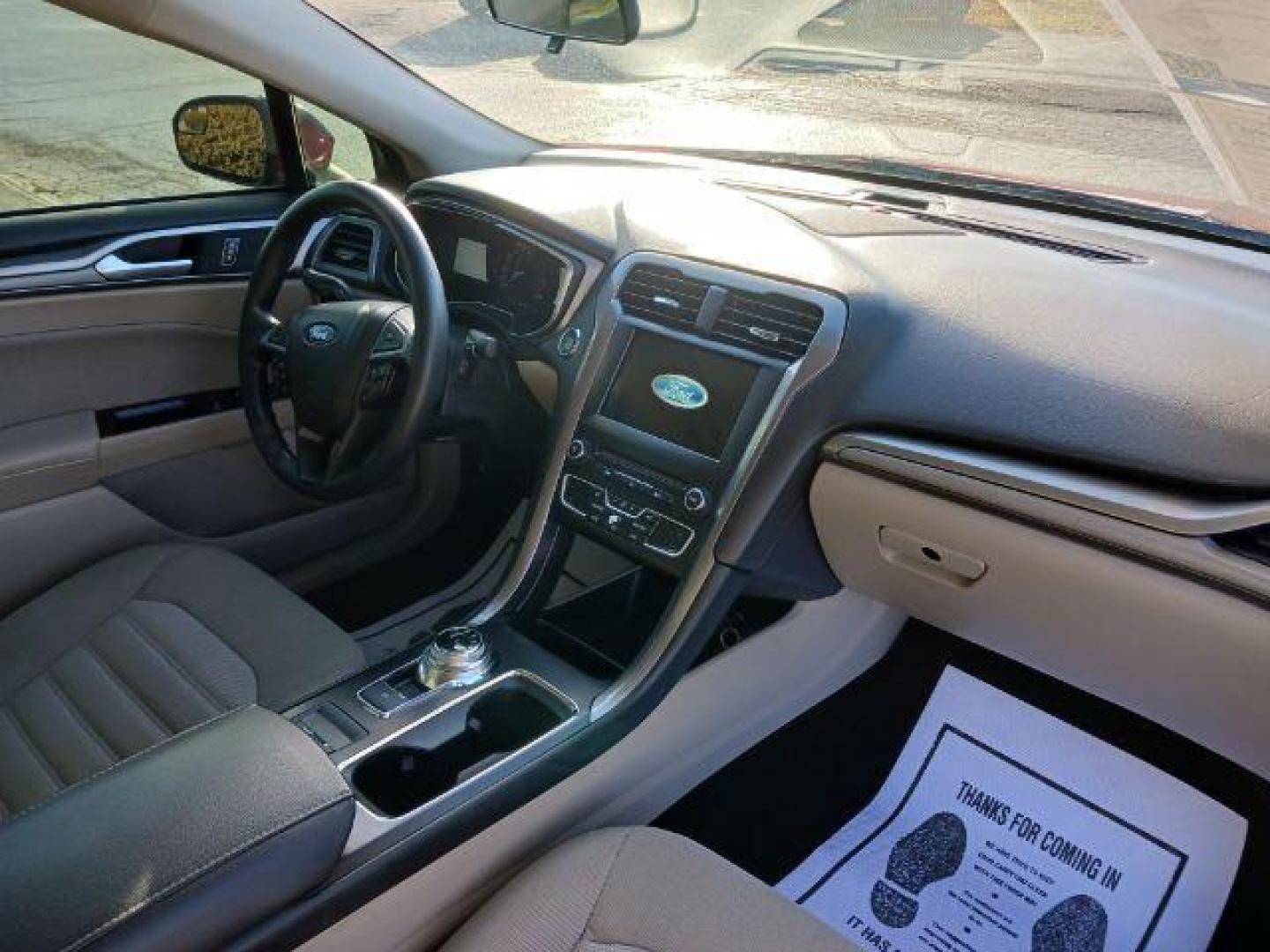 2017 Ruby Red Metallic Tinted Clearcoat Ford Fusion SE (3FA6P0H74HR) with an 2.5L L4 DOHC 16V engine, 6-Speed Automatic transmission, located at 1230 East Main St, Xenia, OH, 45385, (937) 908-9800, 39.688026, -83.910172 - Photo#8