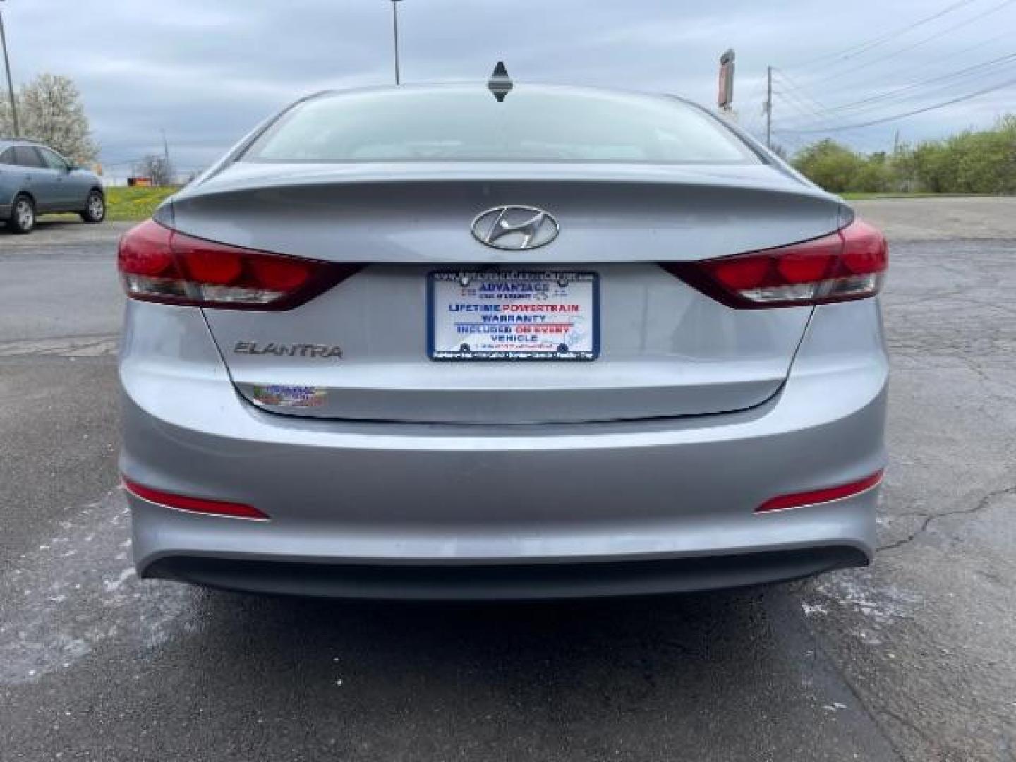 2017 Gray Hyundai Elantra SE (5NPD84LF1HH) , located at 4508 South Dixie Dr, Moraine, OH, 45439, (937) 908-9800, 39.689976, -84.218452 - Photo#5