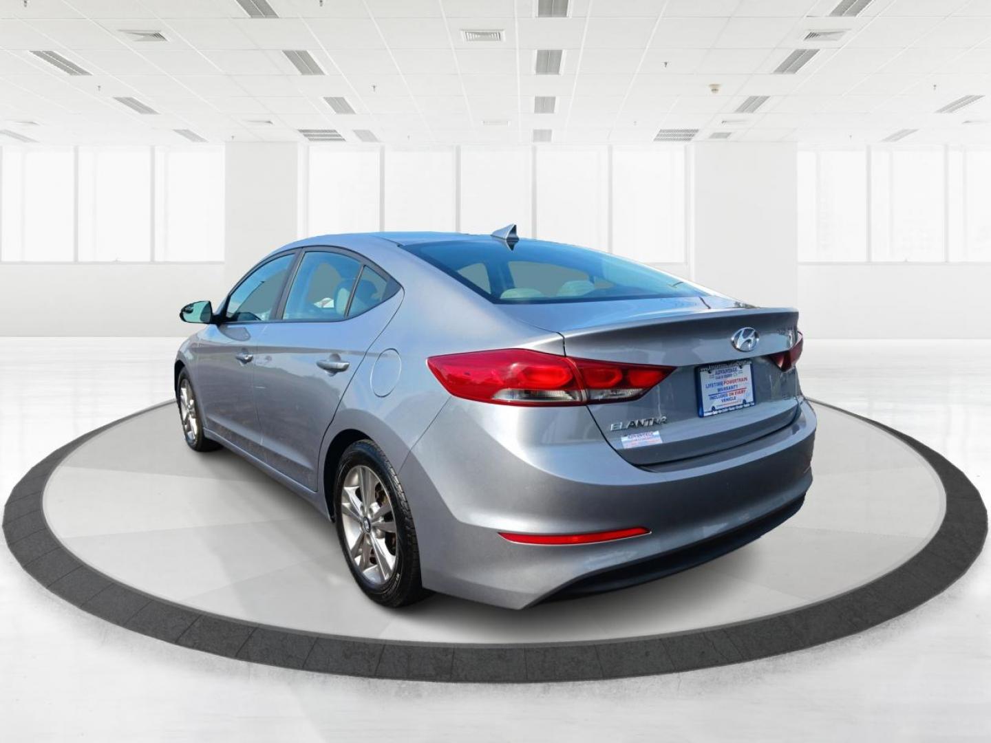 2017 Gray Hyundai Elantra SE (5NPD84LF3HH) , located at 1099 N County Rd 25A , Troy, OH, 45373, (937) 908-9800, 40.057079, -84.212883 - Photo#4