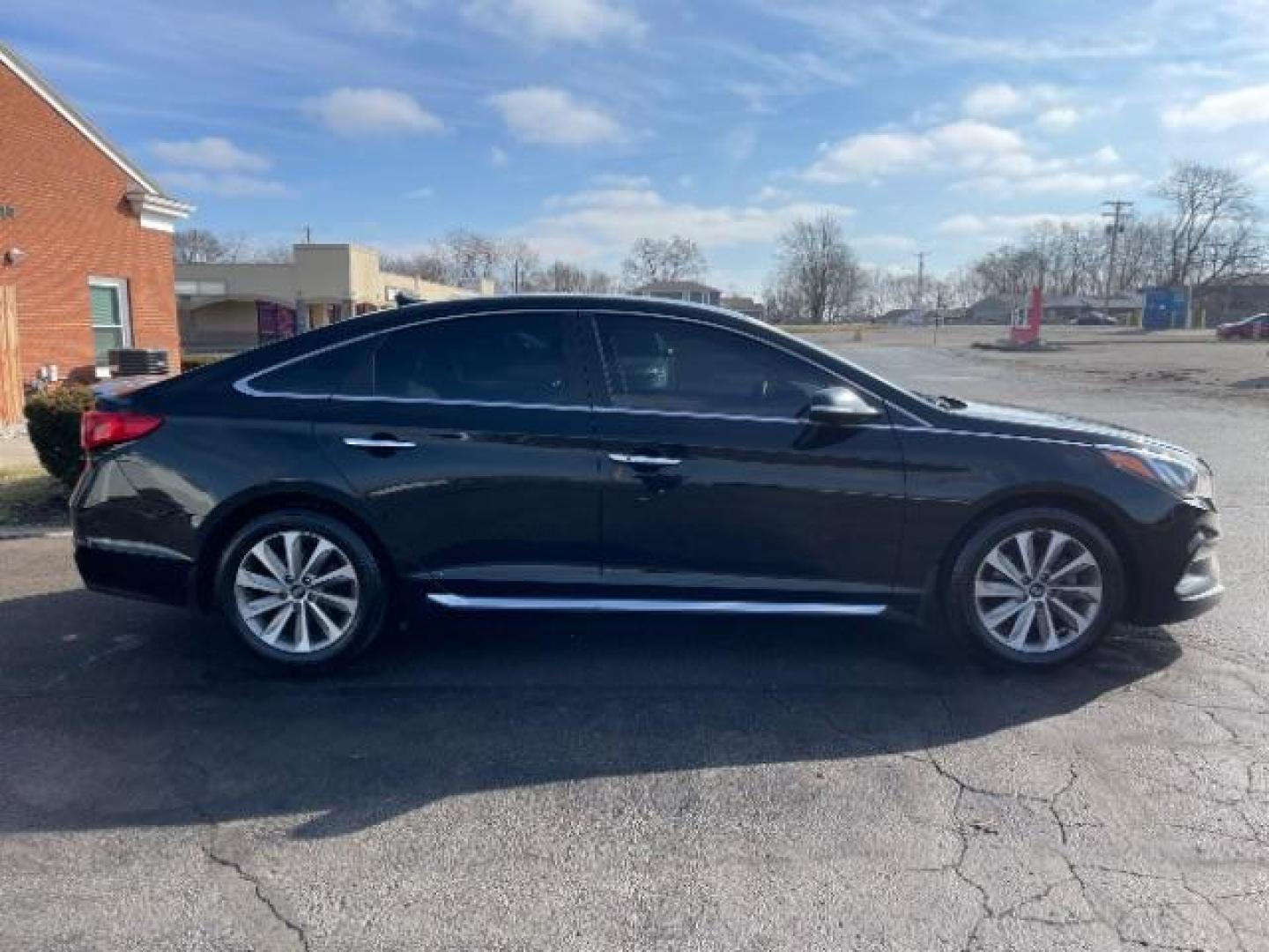 2017 Phantom Black Hyundai Sonata Sport (5NPE34AF3HH) with an 2.4L L4 DOHC 16V engine, 6-Speed Automatic transmission, located at 1184 Kauffman Ave, Fairborn, OH, 45324, (937) 908-9800, 39.807072, -84.030914 - Photo#3