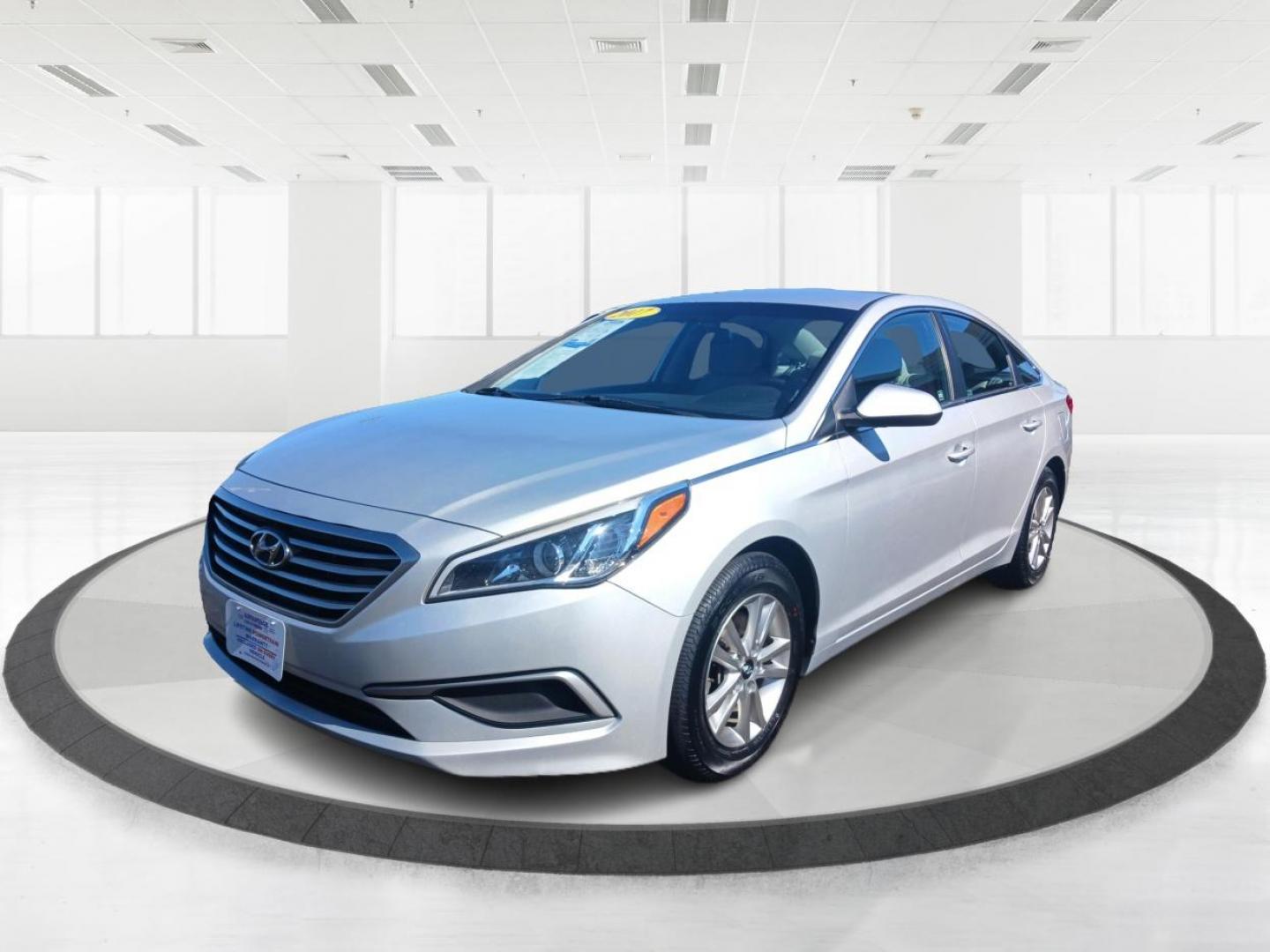 2017 Symphony Silver Hyundai Sonata (5NPE24AF0HH) with an 2.4L L4 DOHC 16V engine, 7-Speed Automatic transmission, located at 1951 S Dayton Lakeview Rd., New Carlisle, OH, 45344, (937) 908-9800, 39.890999, -84.050255 - Photo#7