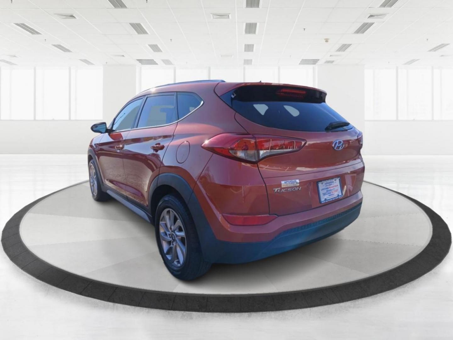 2017 Hyundai Tucson SE (KM8J33A44HU) with an 2.0L L4 DOHC 16V engine, 6-Speed Automatic transmission, located at 4508 South Dixie Dr, Moraine, OH, 45439, (937) 908-9800, 39.689976, -84.218452 - 2017 Hyundai Tucson SE - Photo#4