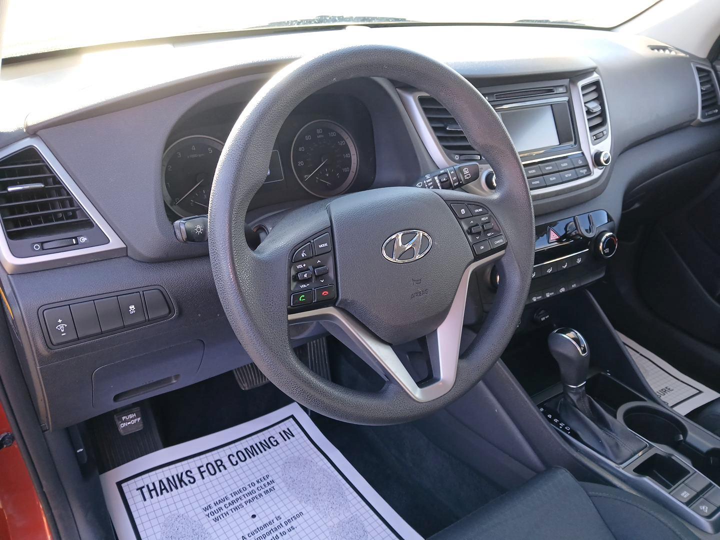 2017 Hyundai Tucson SE (KM8J33A44HU) with an 2.0L L4 DOHC 16V engine, 6-Speed Automatic transmission, located at 4508 South Dixie Dr, Moraine, OH, 45439, (937) 908-9800, 39.689976, -84.218452 - 2017 Hyundai Tucson SE - Photo#8