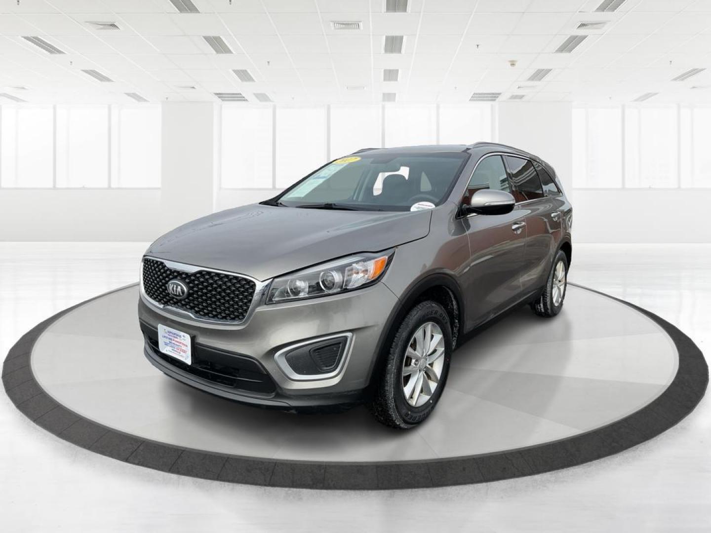 2017 Kia Sorento 2.4L LX (5XYPG4A34HG) with an 2.4L I-4 gasoline direct injection engine, located at 401 Woodman Dr, Riverside, OH, 45431, (937) 908-9800, 39.760899, -84.123421 - 2017 Kia Sorento 2.4L LX - Photo#7