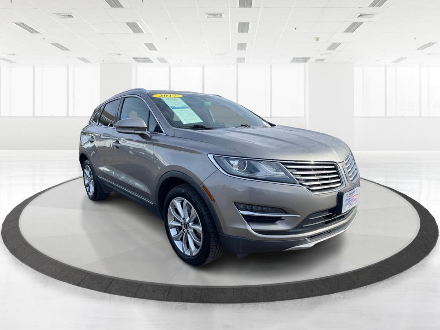 2017 Lincoln MKC Select AWD (5LMCJ2D95HU) with an 2.0L L4 DOHC 16V engine, 6-Speed Automatic transmission, located at 1184 Kauffman Ave, Fairborn, OH, 45324, (937) 908-9800, 39.807072, -84.030914 - 2017 Lincoln MKC Select AWD - Photo#0