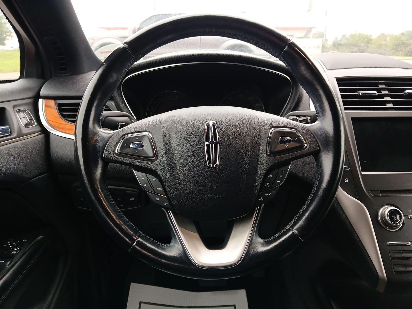 2017 Ruby Red Metallic Tinted Clearcoat Lincoln MKC Reserve FWD (5LMCJ3C92HU) with an 2.0L L4 DOHC 16V engine, 6A transmission, located at 880 E. National Road, Vandalia, OH, 45377, (937) 908-9800, 39.891918, -84.183594 - Photo#15