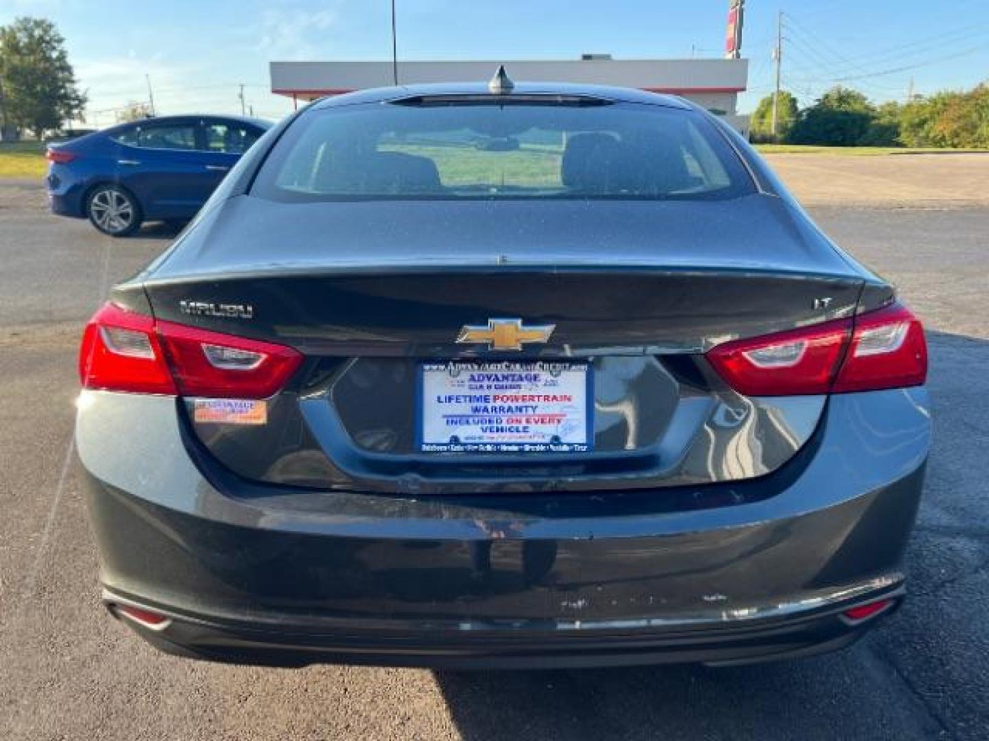 2018 Nightfall Gray Metallic Chevrolet Malibu LT (1G1ZD5ST9JF) with an 1.5L L4 DOHC 16V engine, 6-Speed Automatic transmission, located at 1230 East Main St, Xenia, OH, 45385, (937) 908-9800, 39.688026, -83.910172 - Photo#4