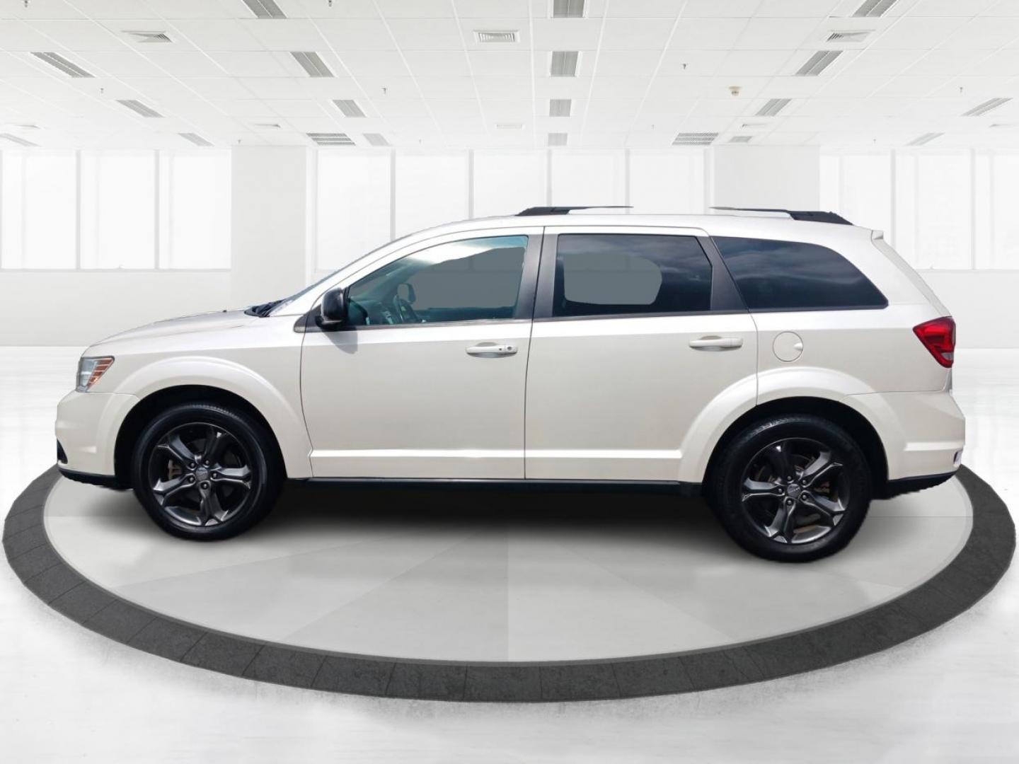 2018 Vice White Dodge Journey GT (3C4PDCEG1JT) with an 3.6L V6 DOHC 24V engine, 6-Speed Automatic transmission, located at 4508 South Dixie Dr, Moraine, OH, 45439, (937) 908-9800, 39.689976, -84.218452 - Photo#5